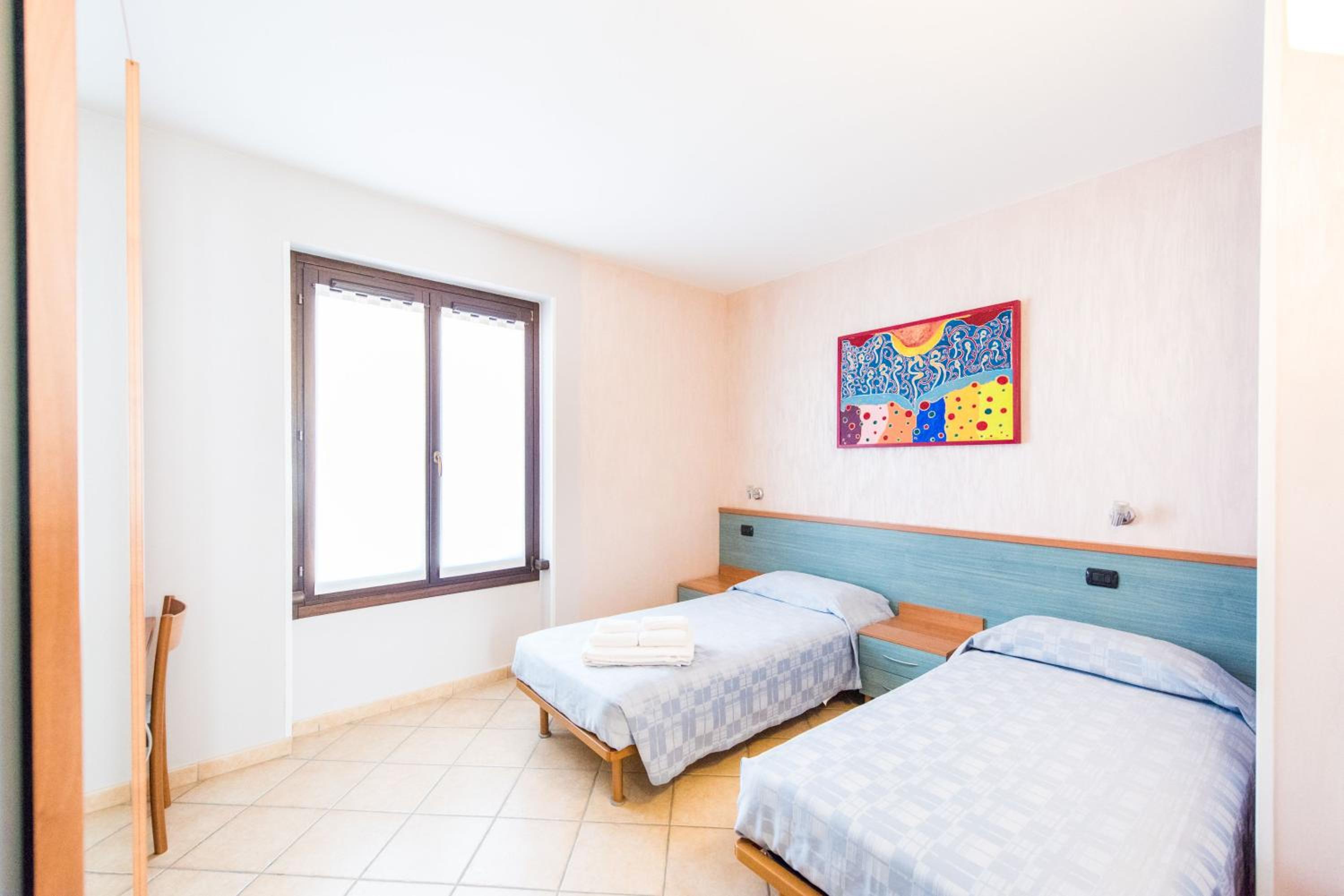 Twin Room - Photo 1