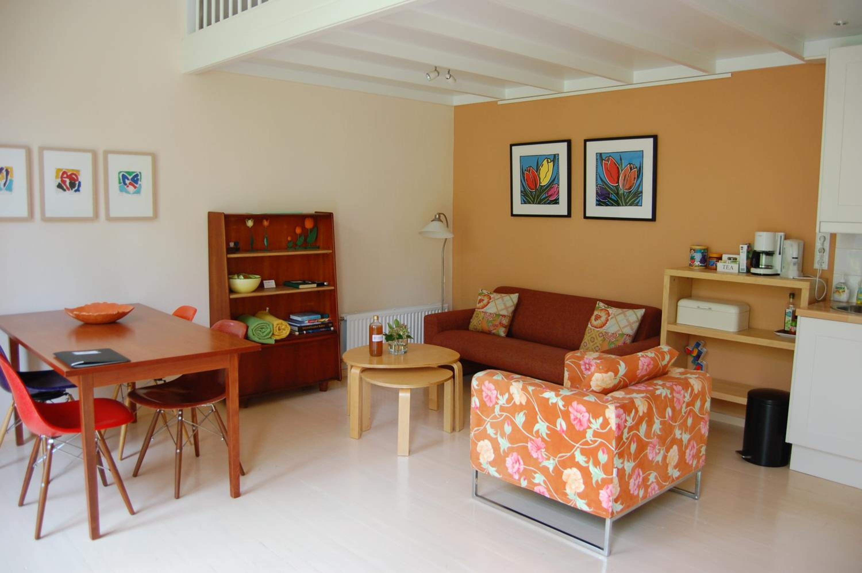 One-Bedroom Apartment photo 2