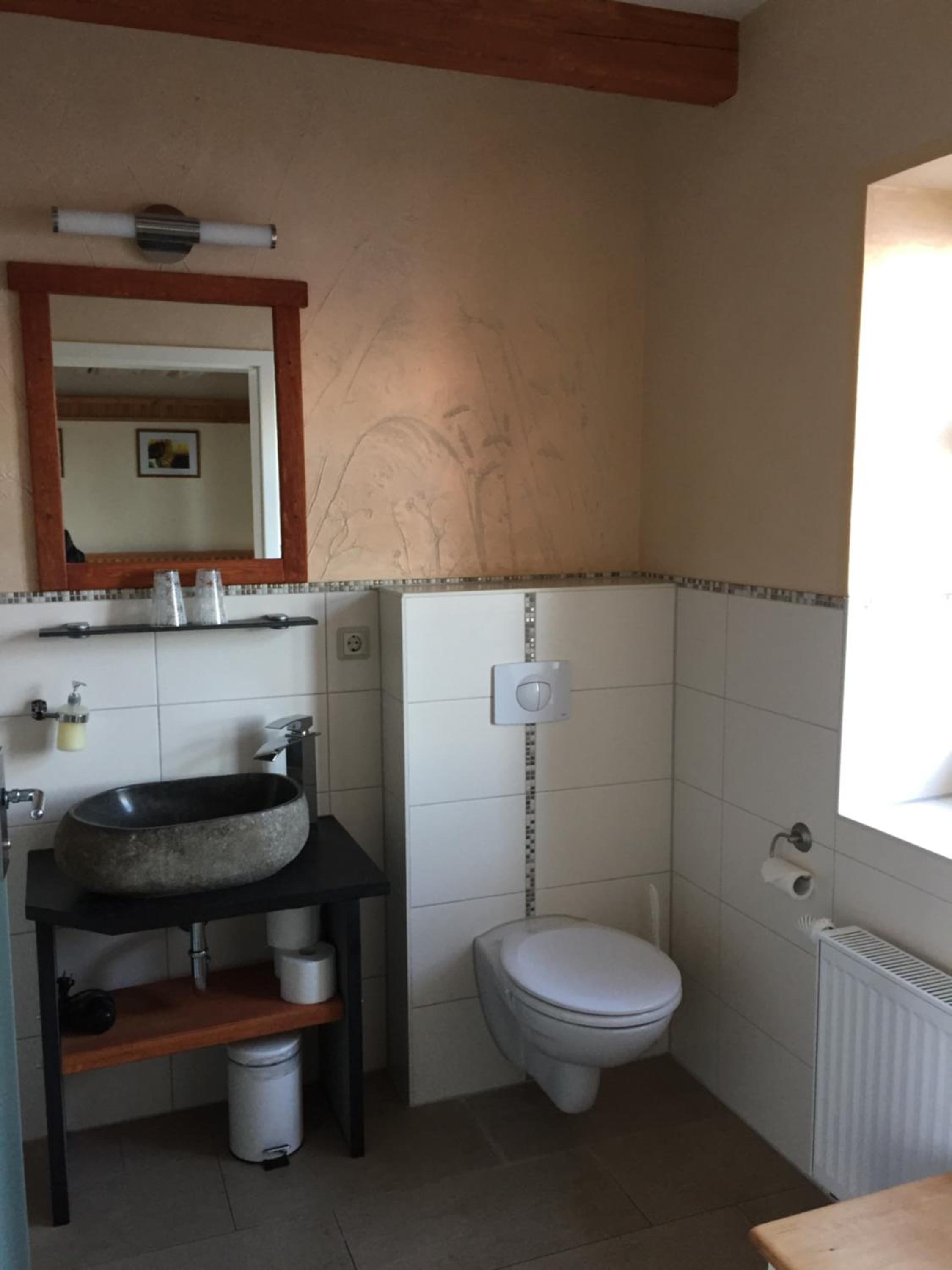 Budget Double Room - Photo 7