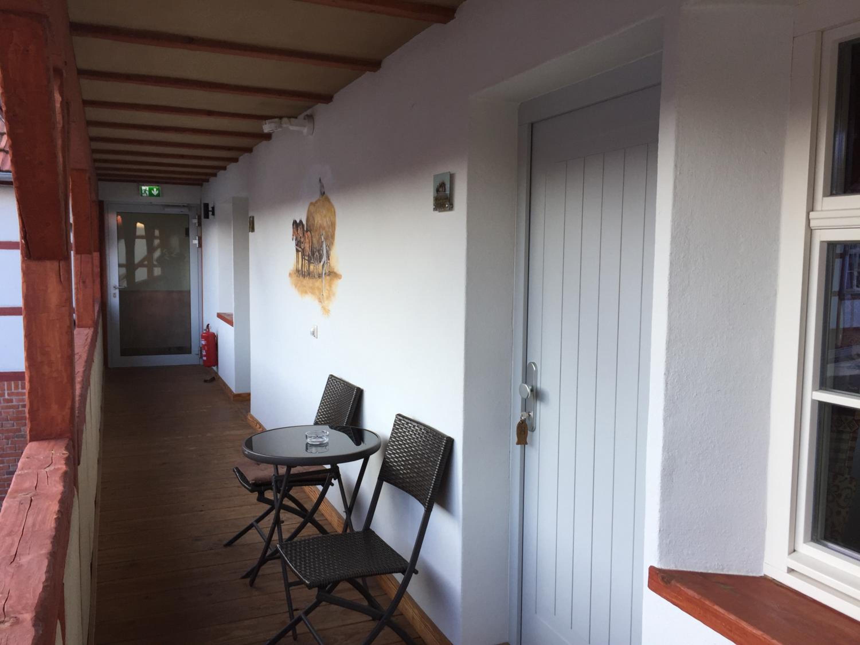 Budget Double Room - Photo 8