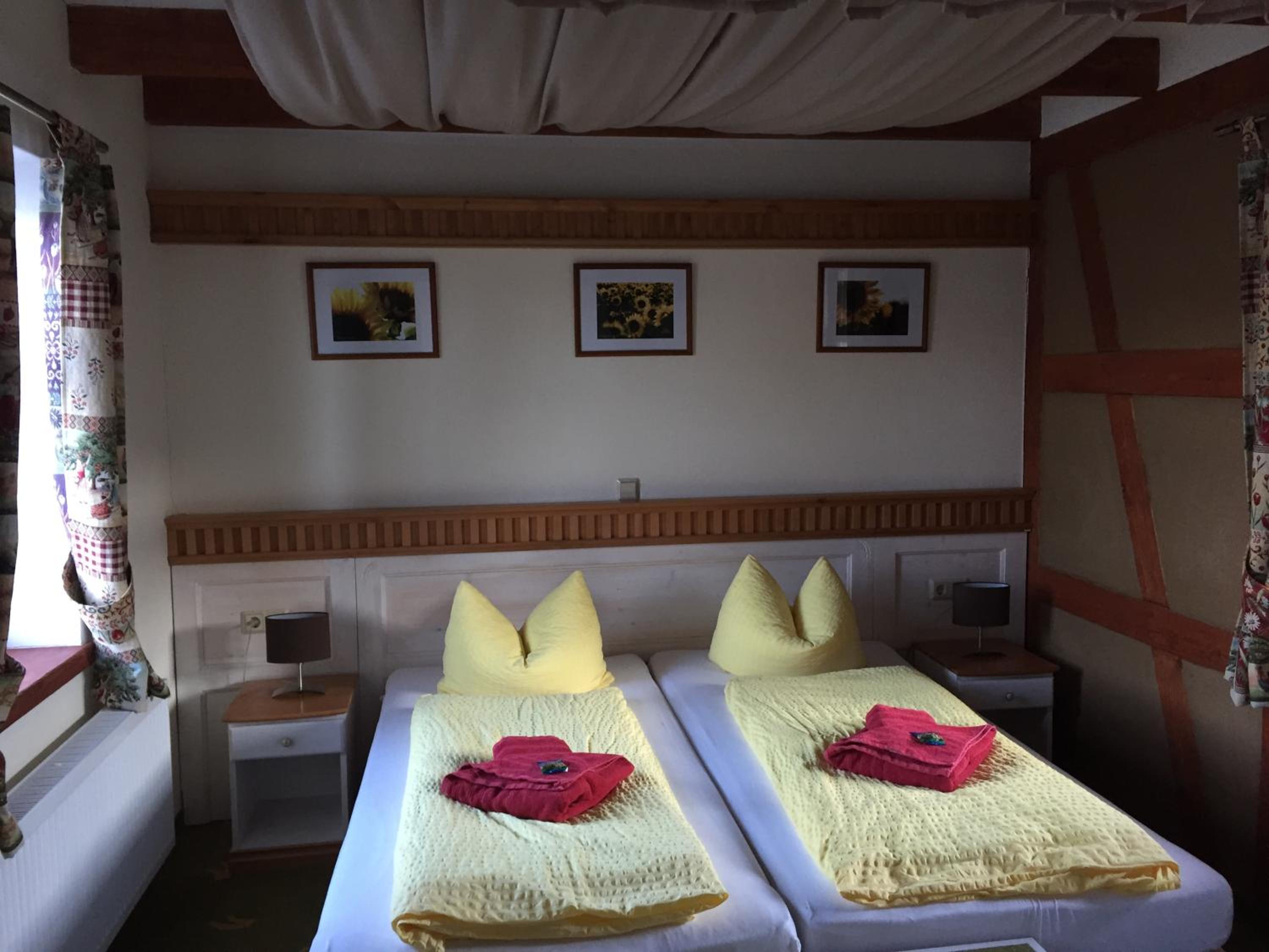 Budget Double Room - Photo 2