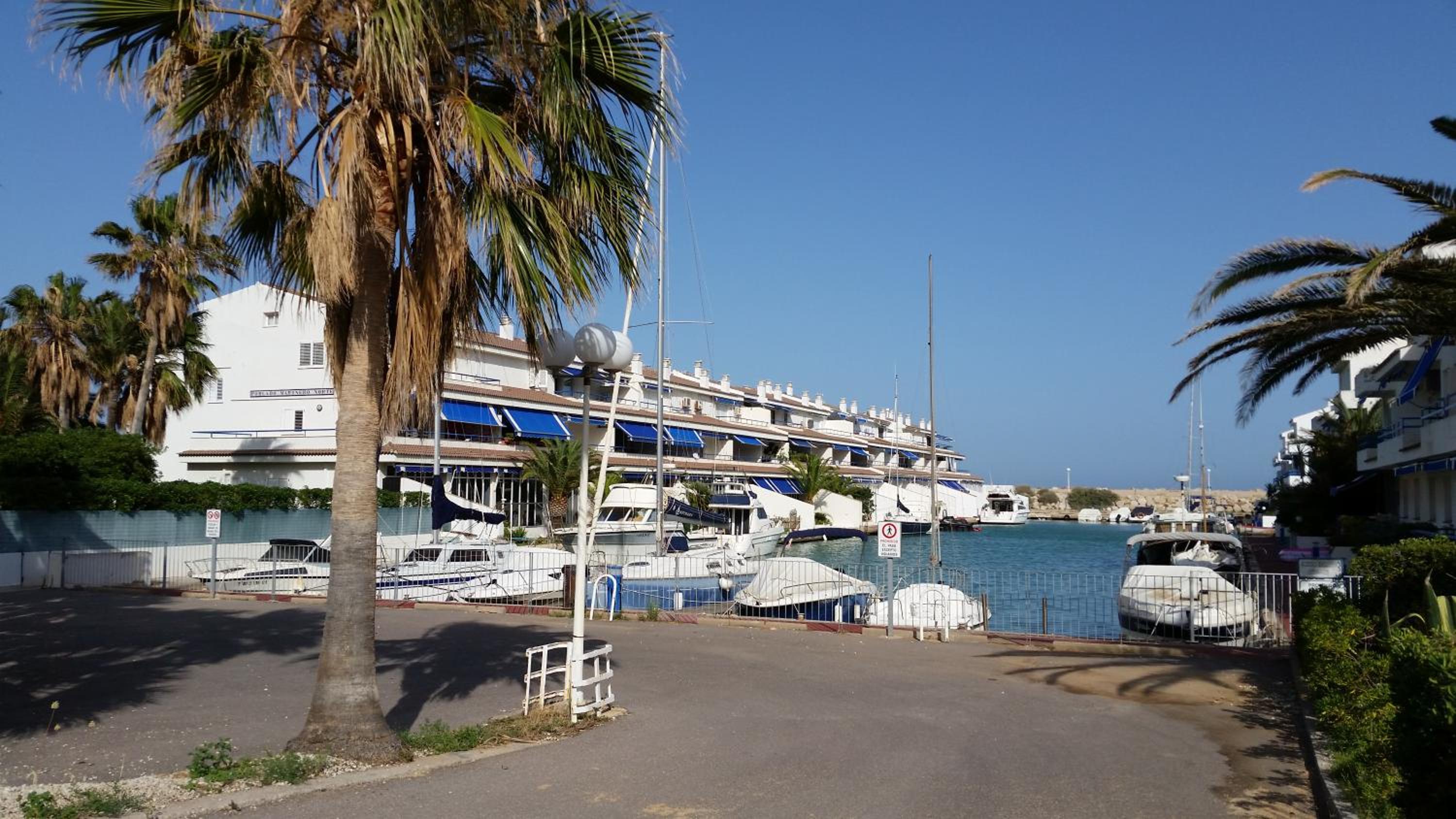 Two-Bedroom Apartment photo 2