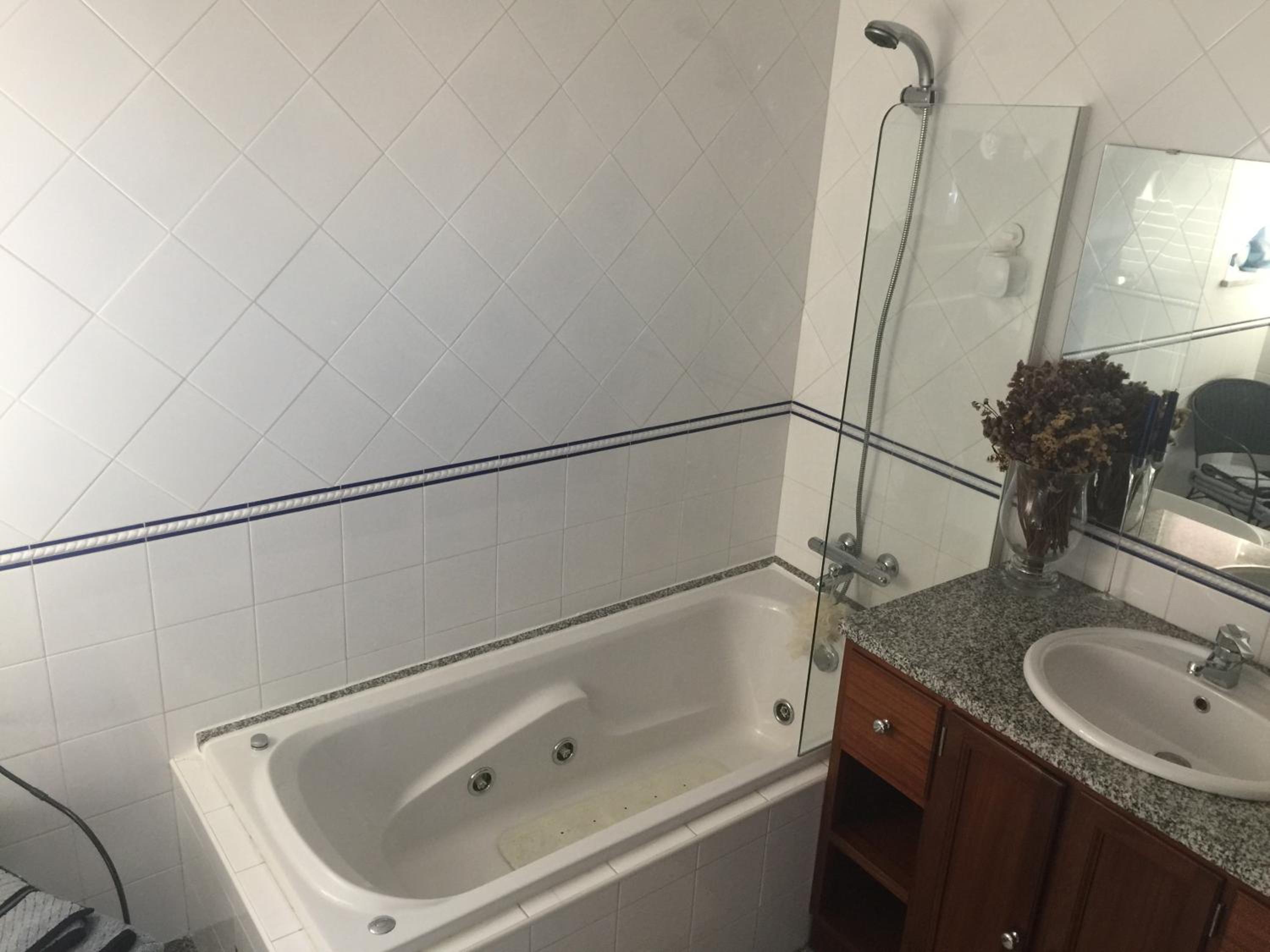 King Room with Spa Bath photo 2