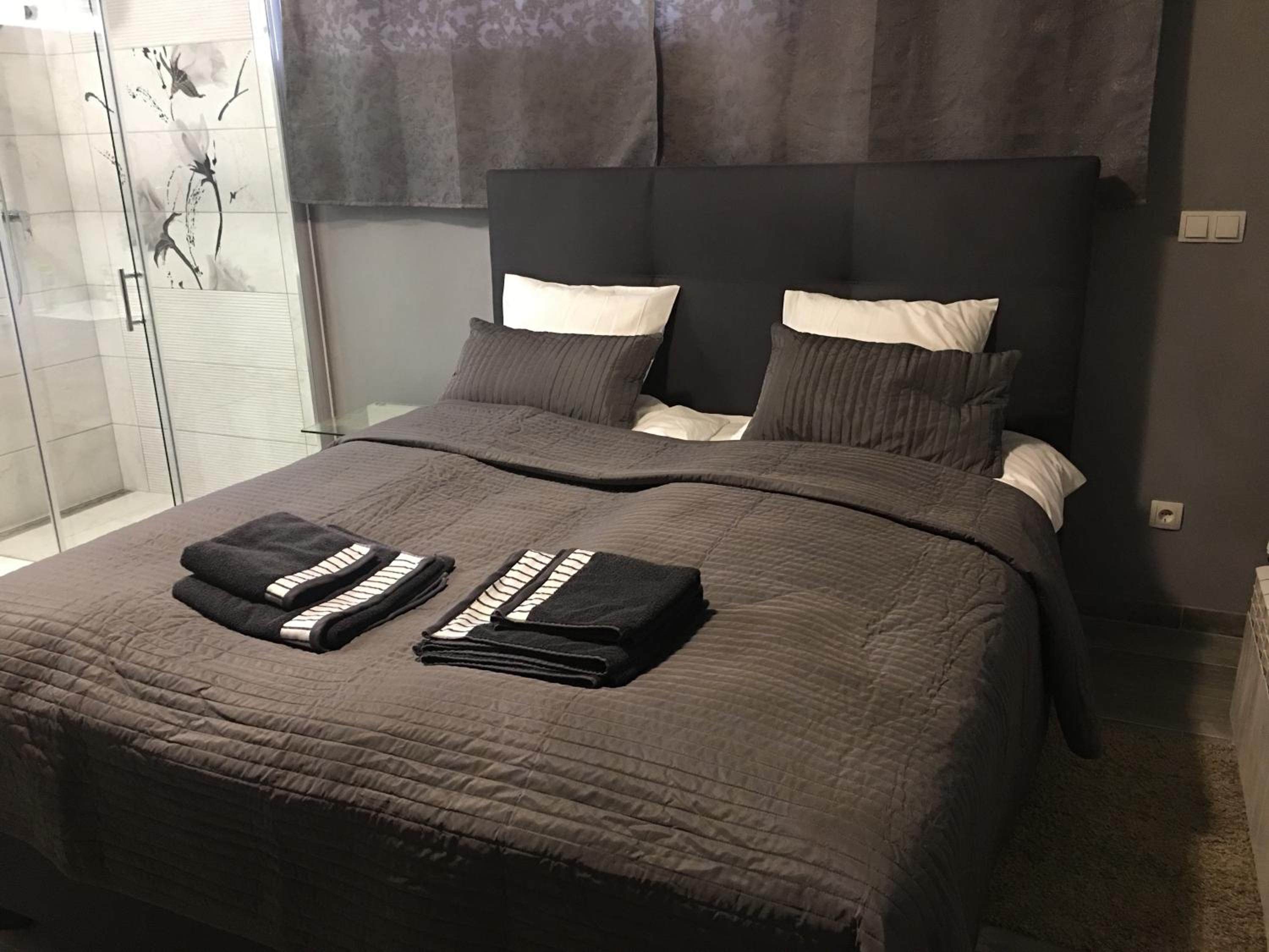 Double Room with Private Bathroom photo 1