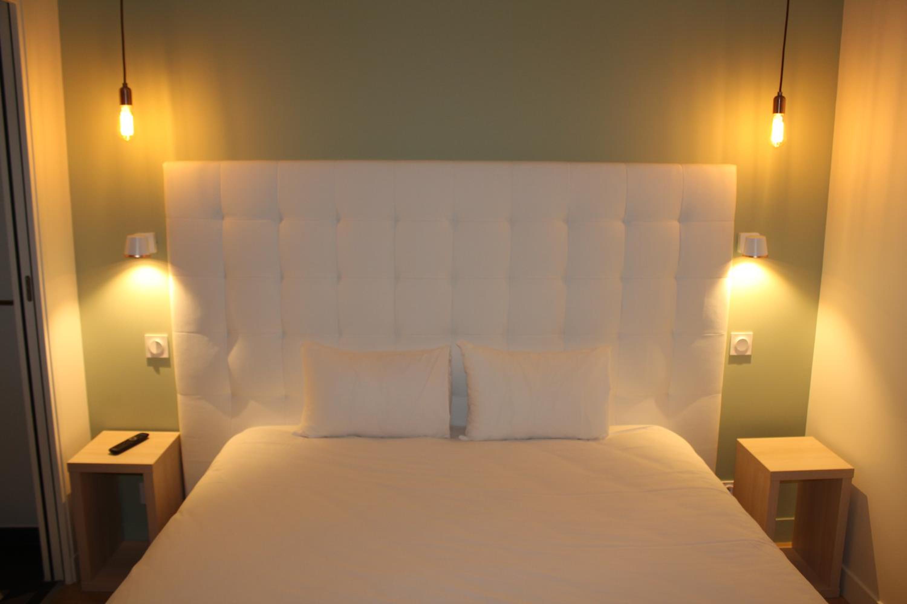 Standard Double Room - Photo 7