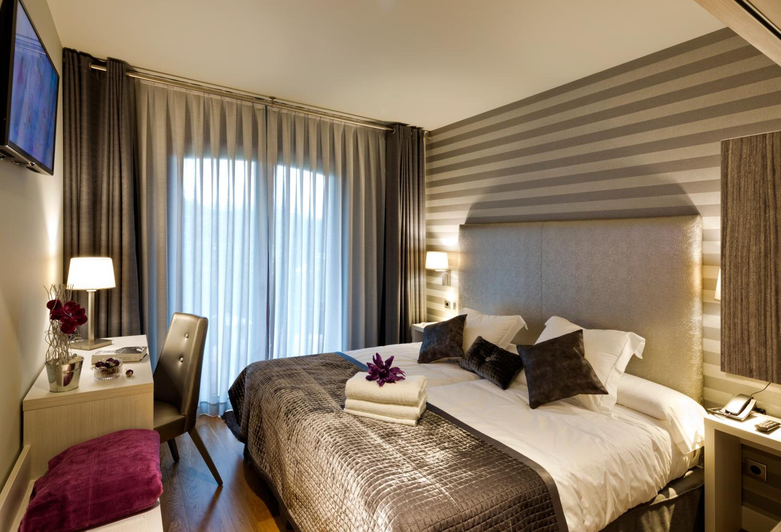 Double or Twin Room - Photo 7