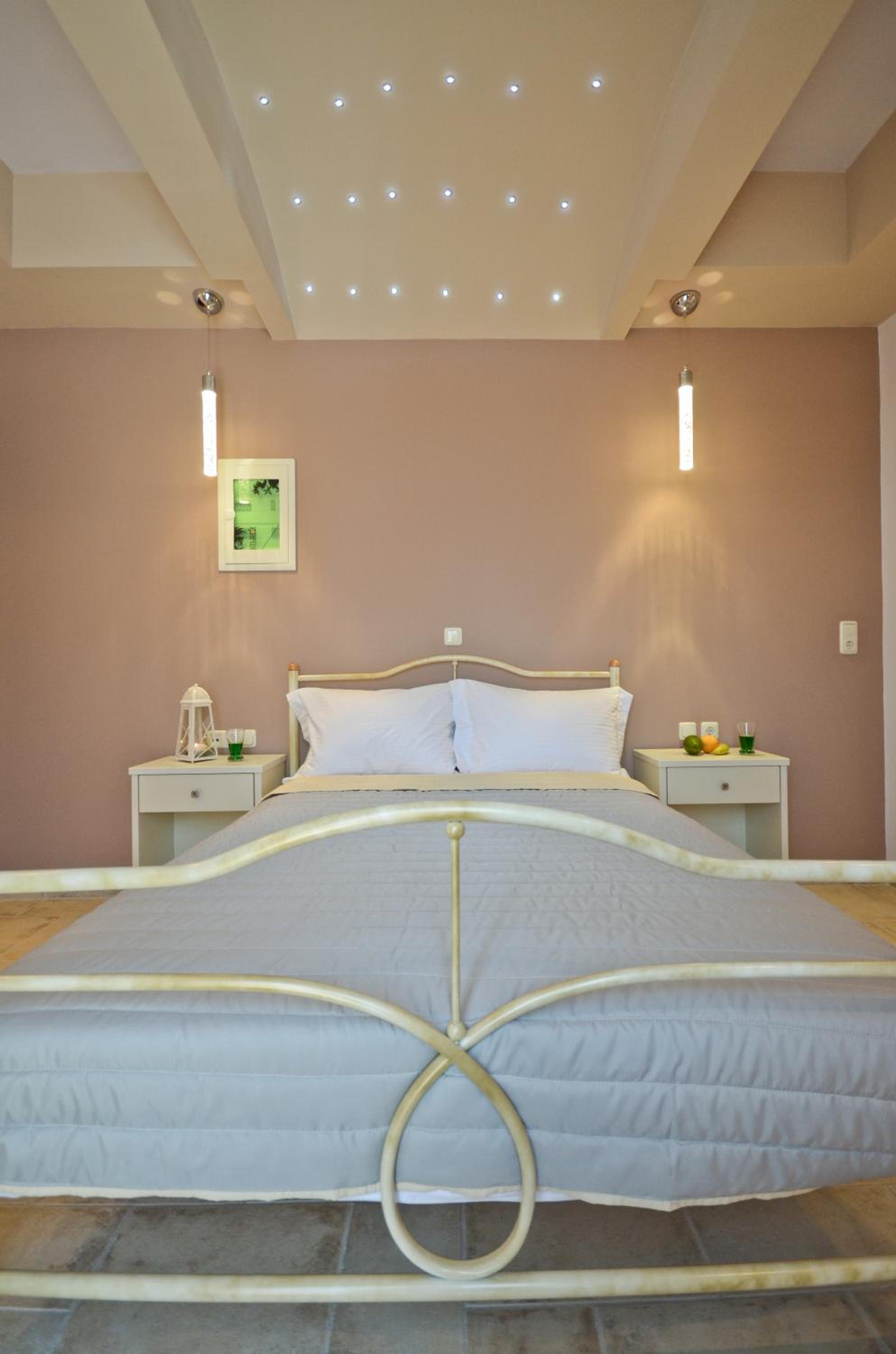 Double Room with Private Balcony - Photo 5