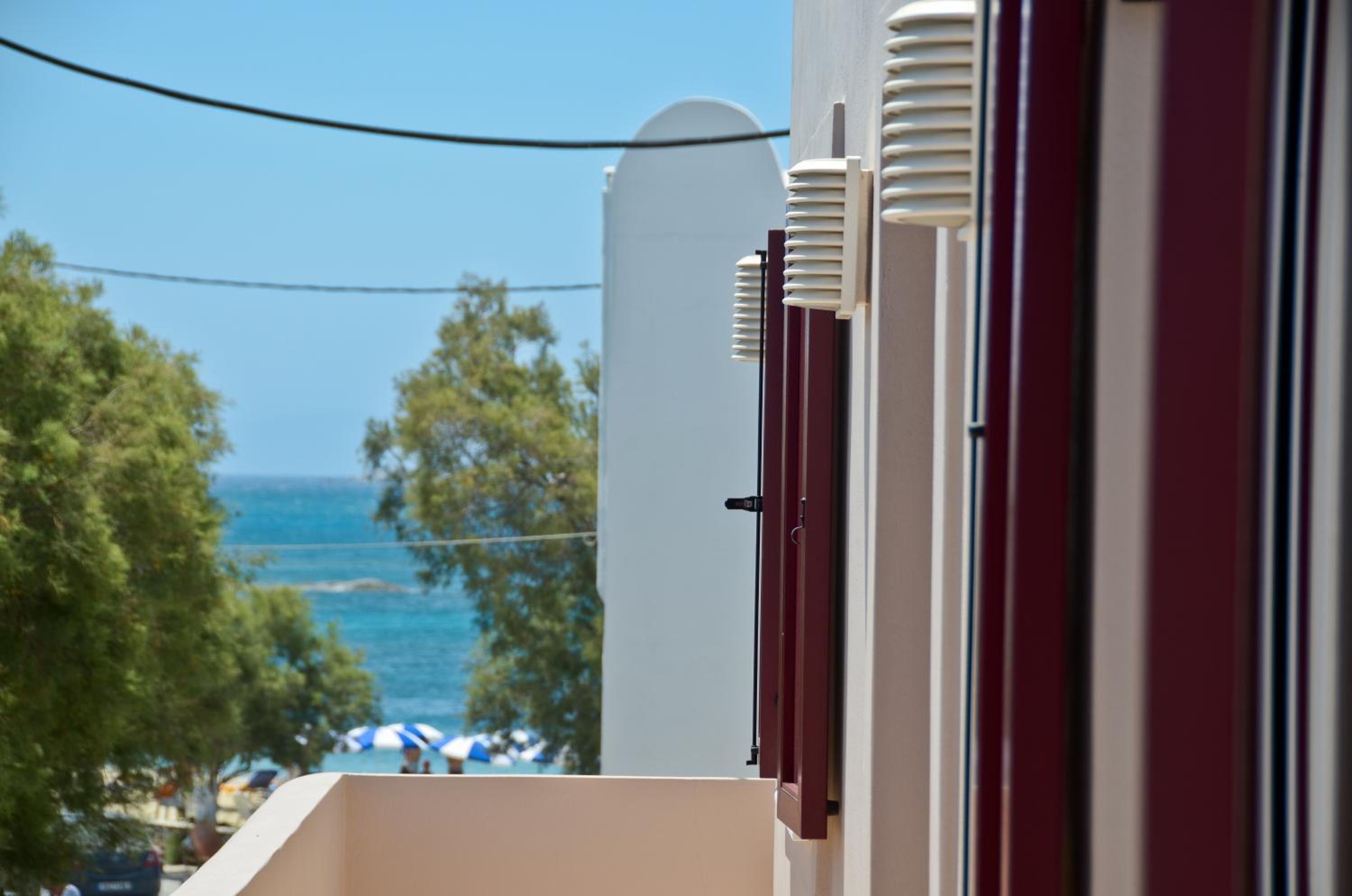 Double Room with Private Balcony - Photo 2