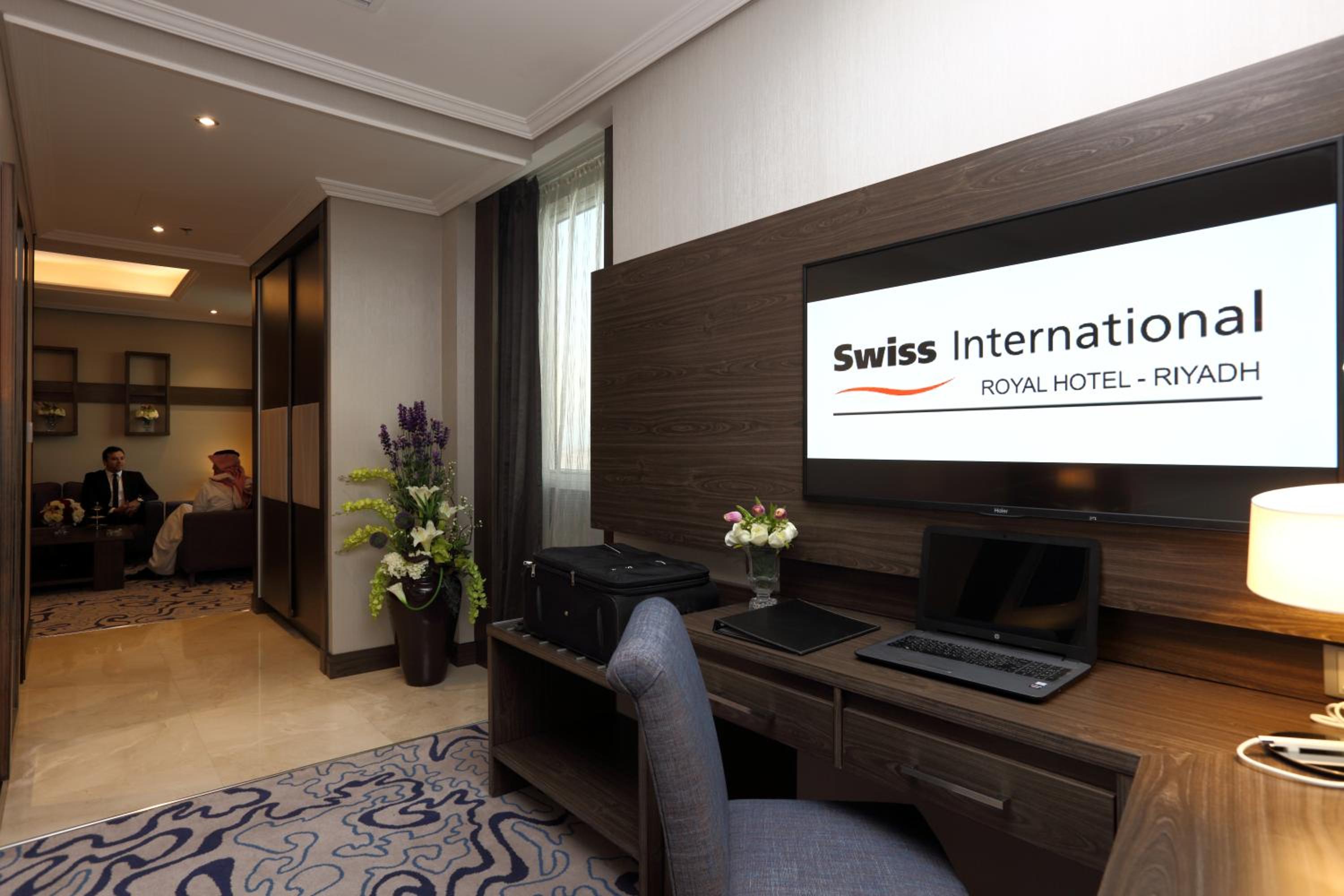 Executive Suite thumbnail 6