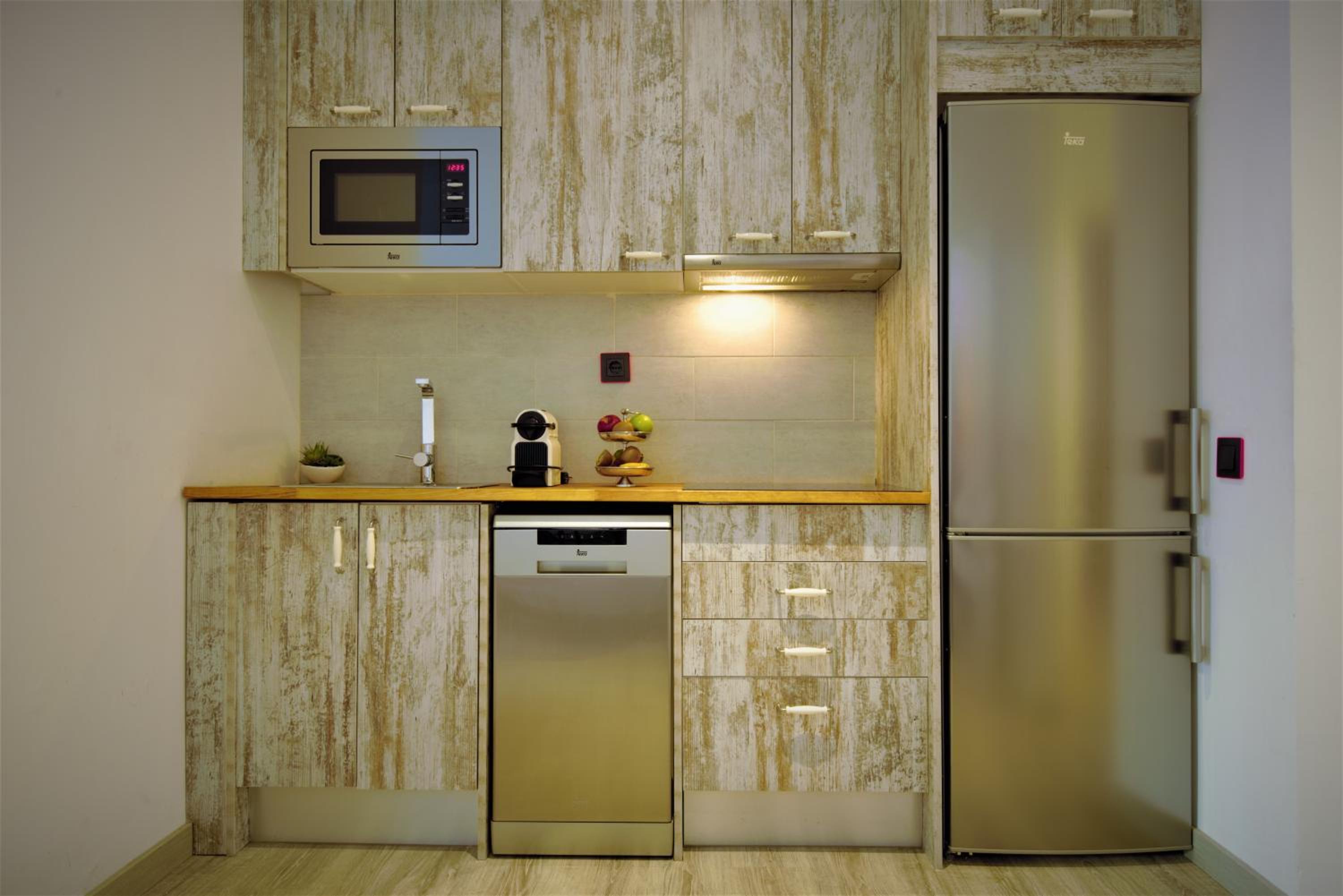 One-Bedroom Apartment with Balcony photo 3