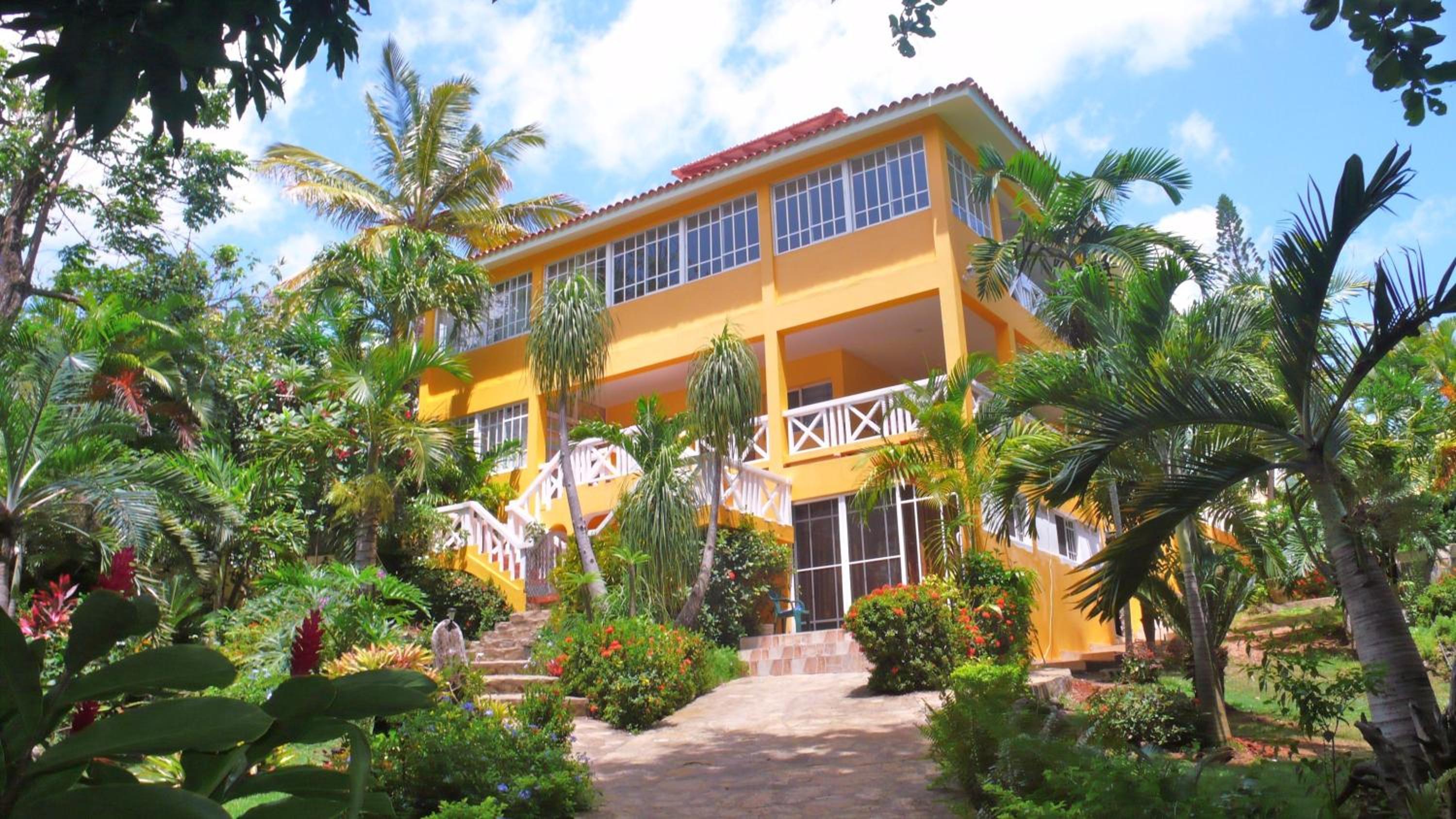 Deluxe Bungalow with Garden View