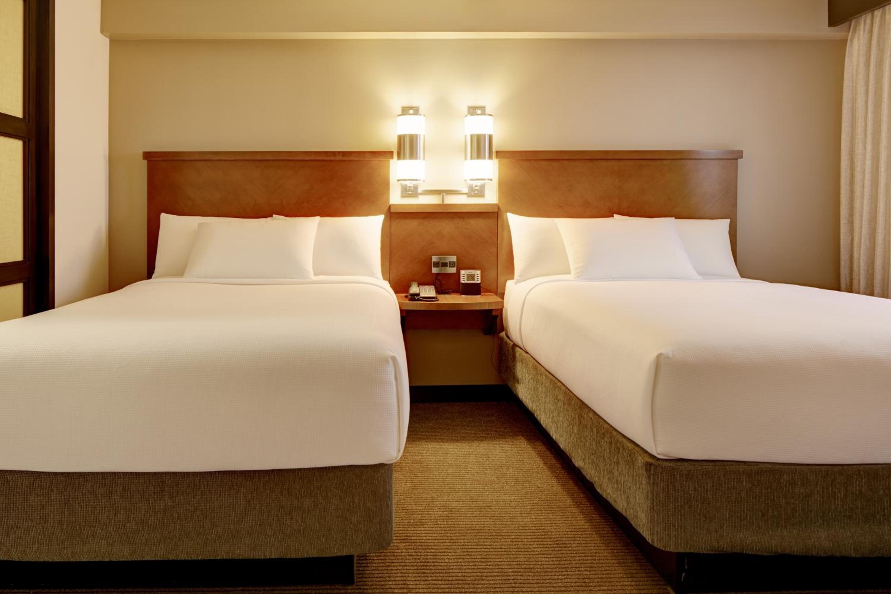Double Room with Two Double Beds and Sofa Bed - Photo 1