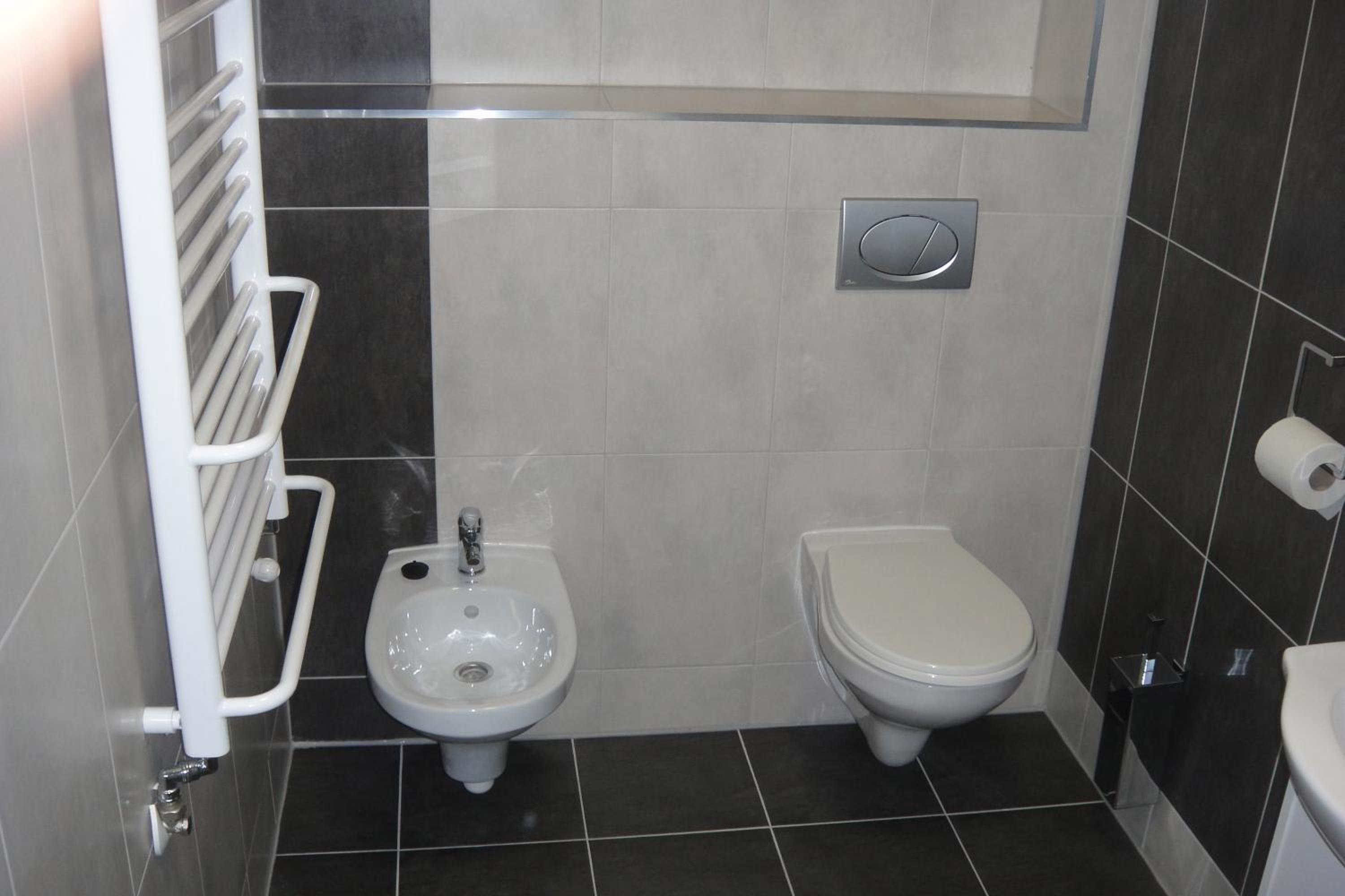 One-Bedroom Apartment - Photo 6