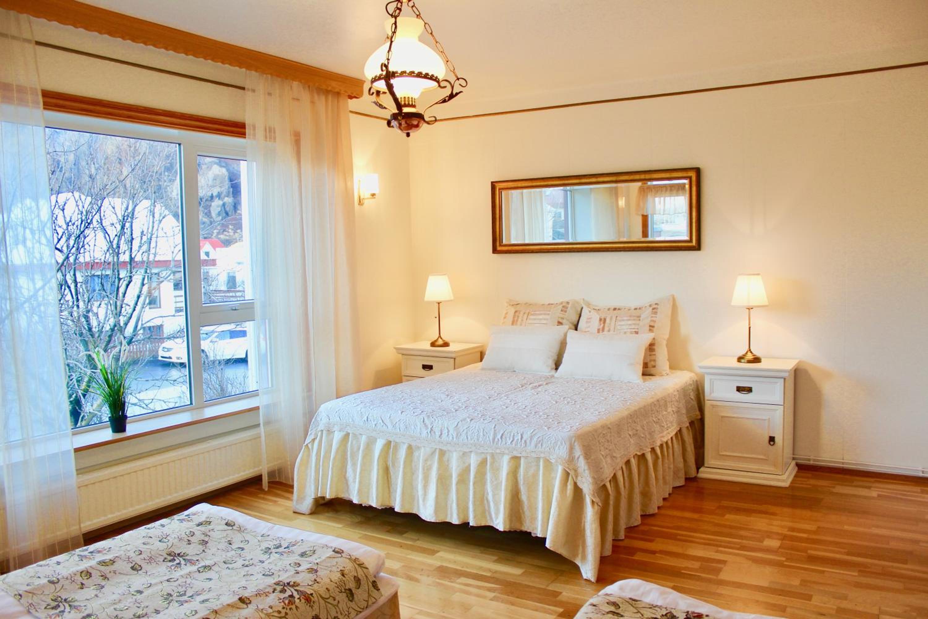 Quadruple Room with Shared Bathroom