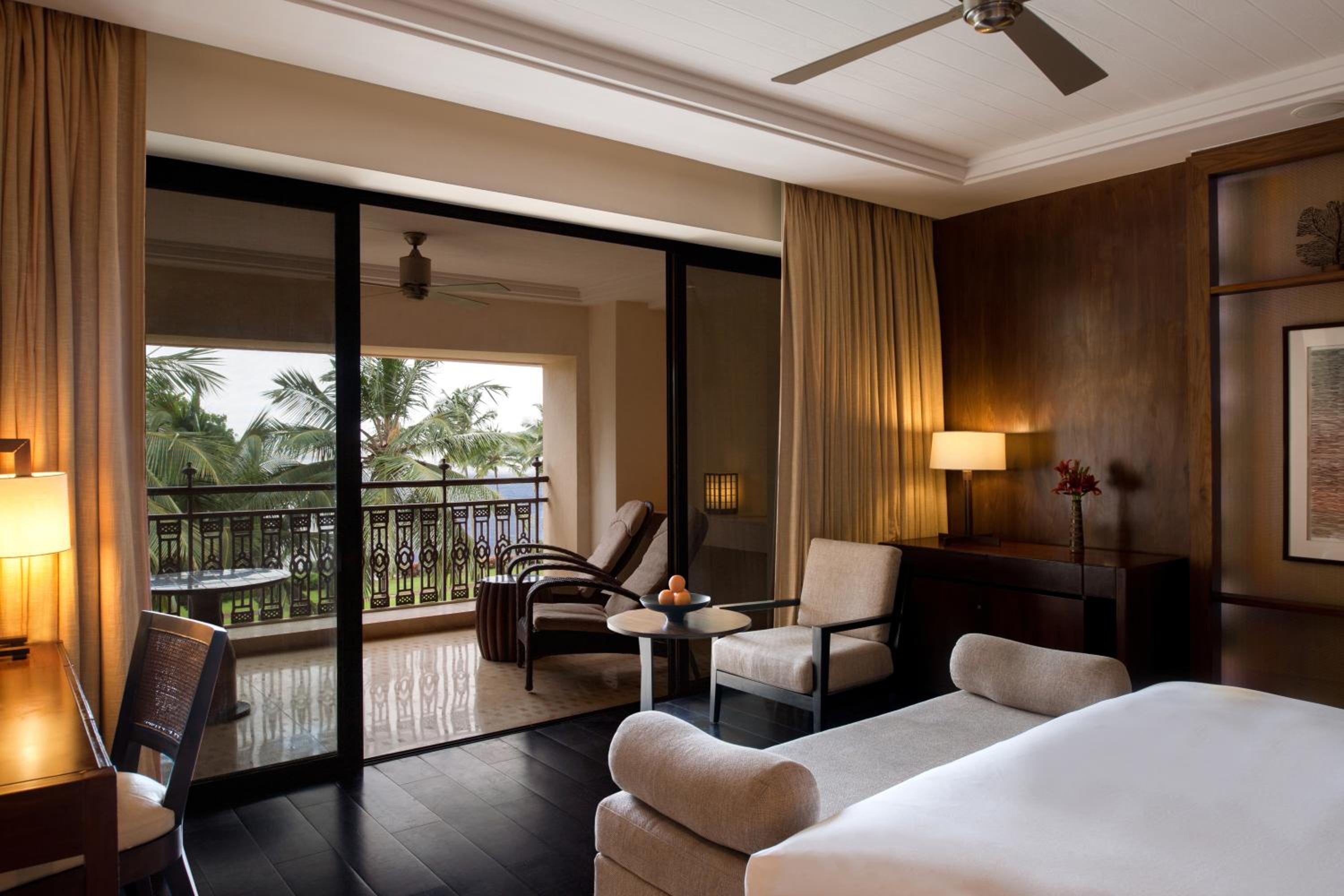 King Room with Balcony and Bay View