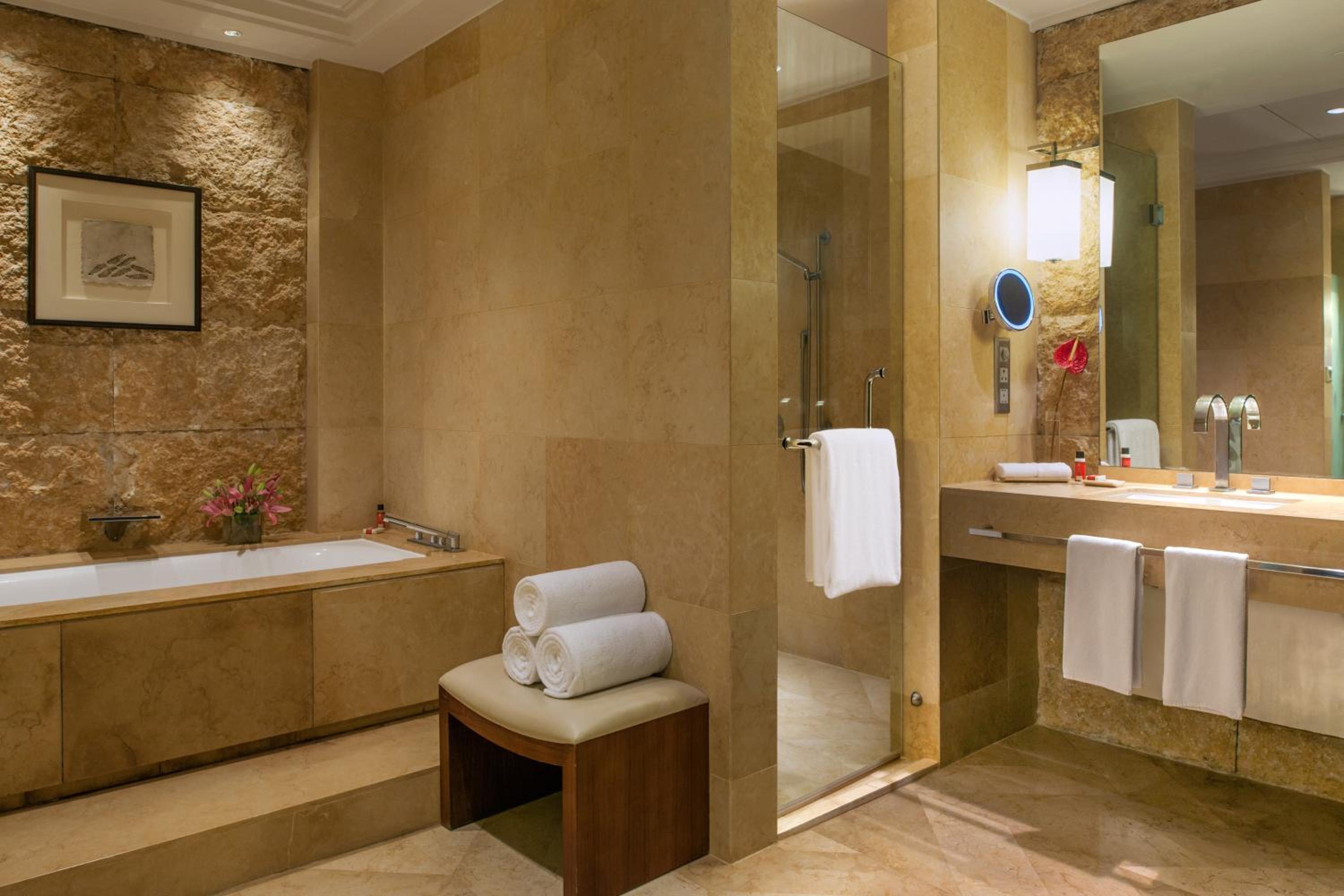 Grand Suite with Balcony – Complimentary Airport transfers from Dabolim and Mopa Airport