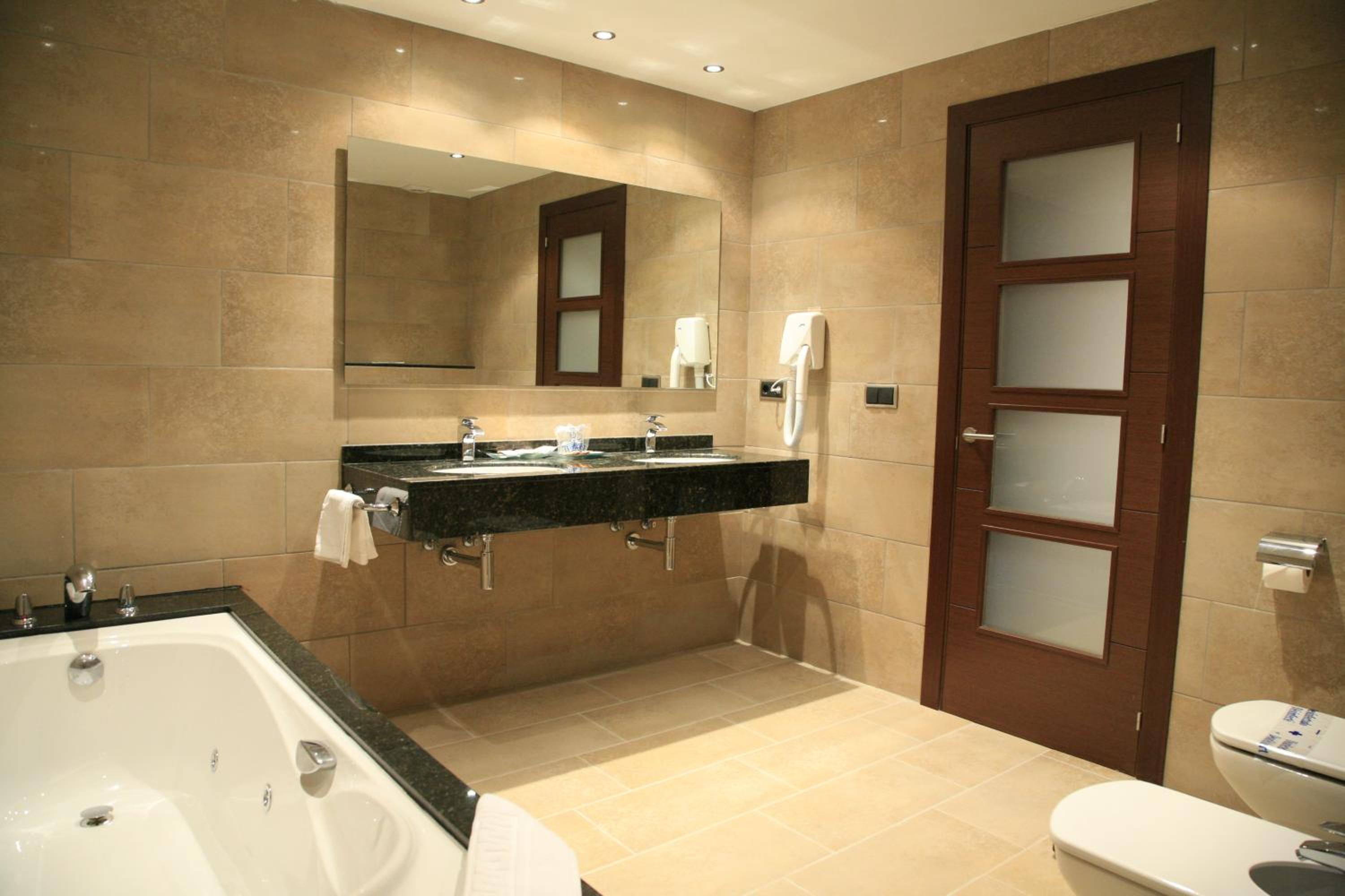 Comfort Suite with Spa Bath photo 2
