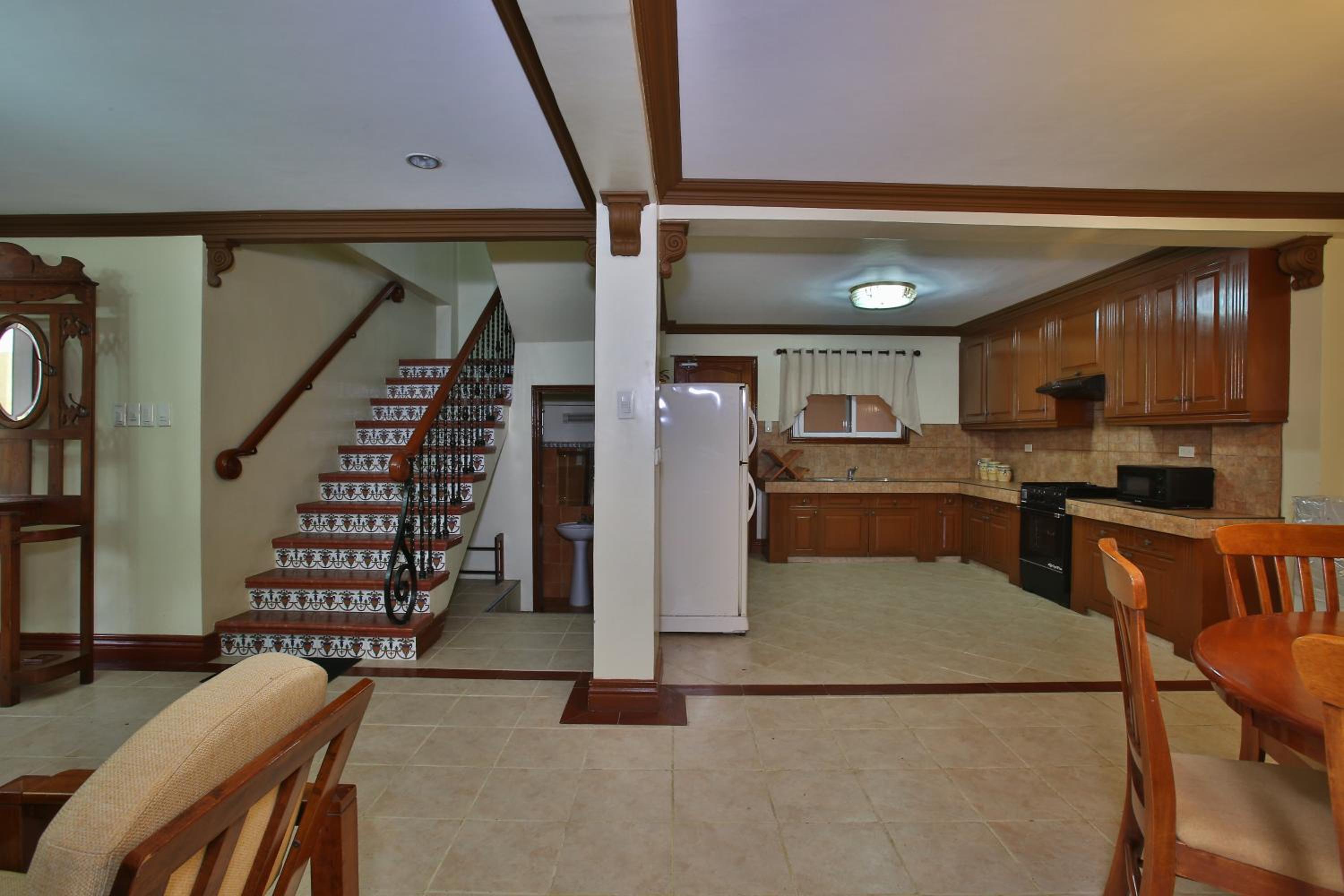 Three-Bedroom Villa - Photo 3