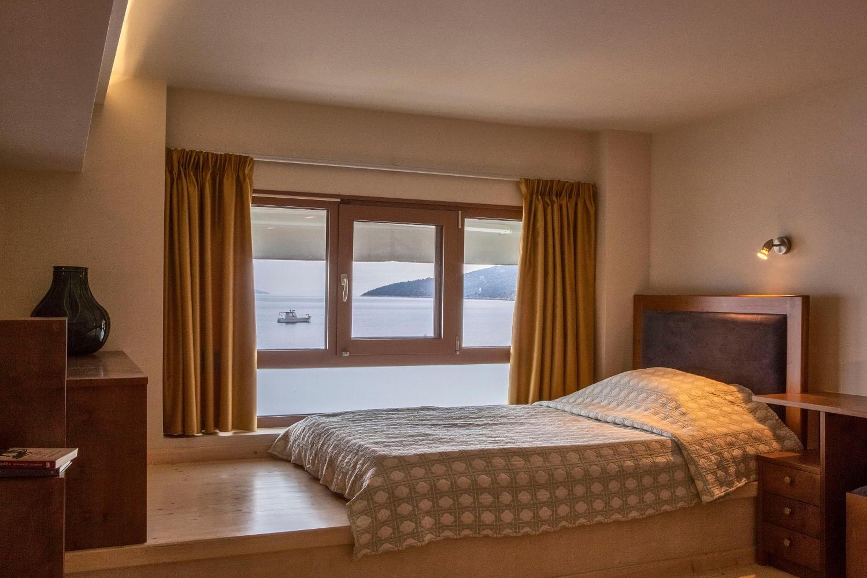 Suite (5 adults) with Jacuzzi and Sea view - Photo 20