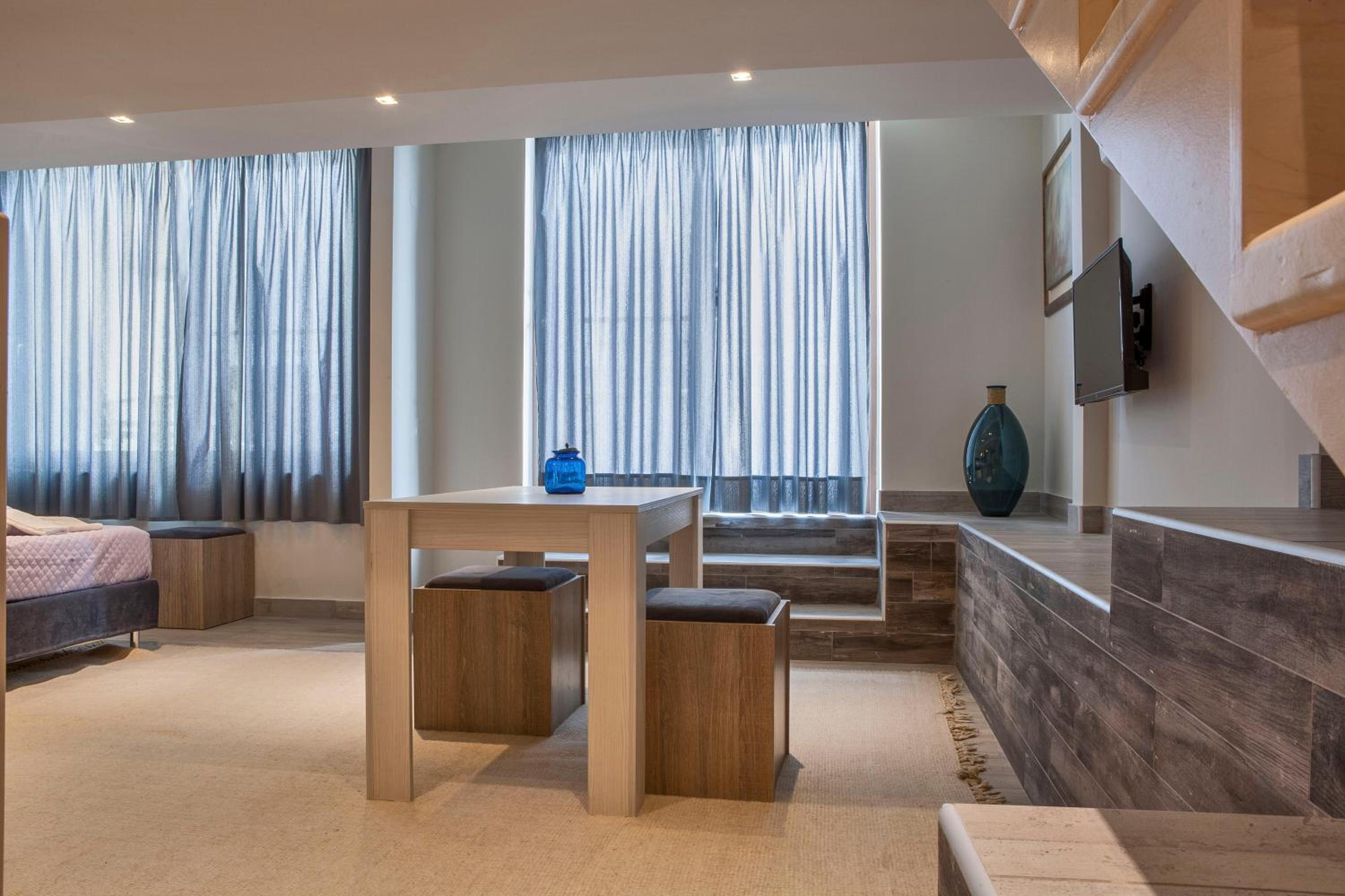 Suite (5 adults) with Jacuzzi and Sea view - Photo 9