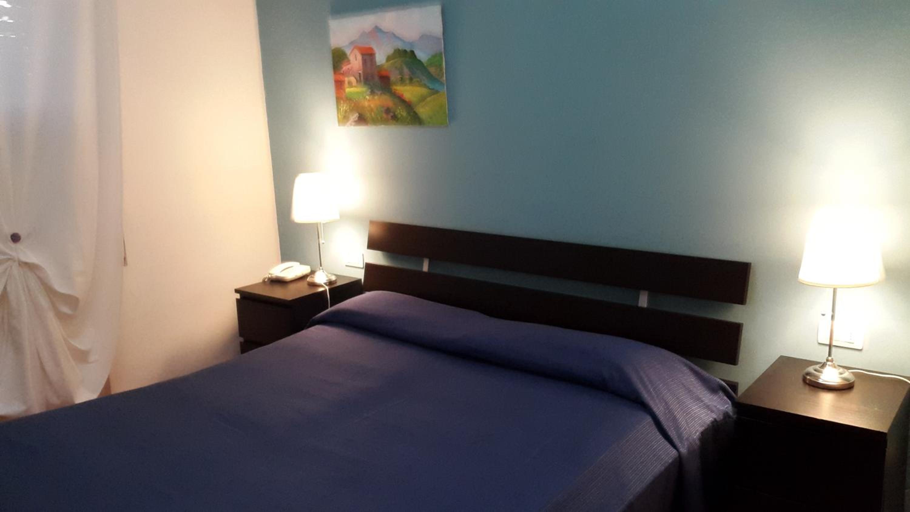 Double or Twin Room - Photo 5