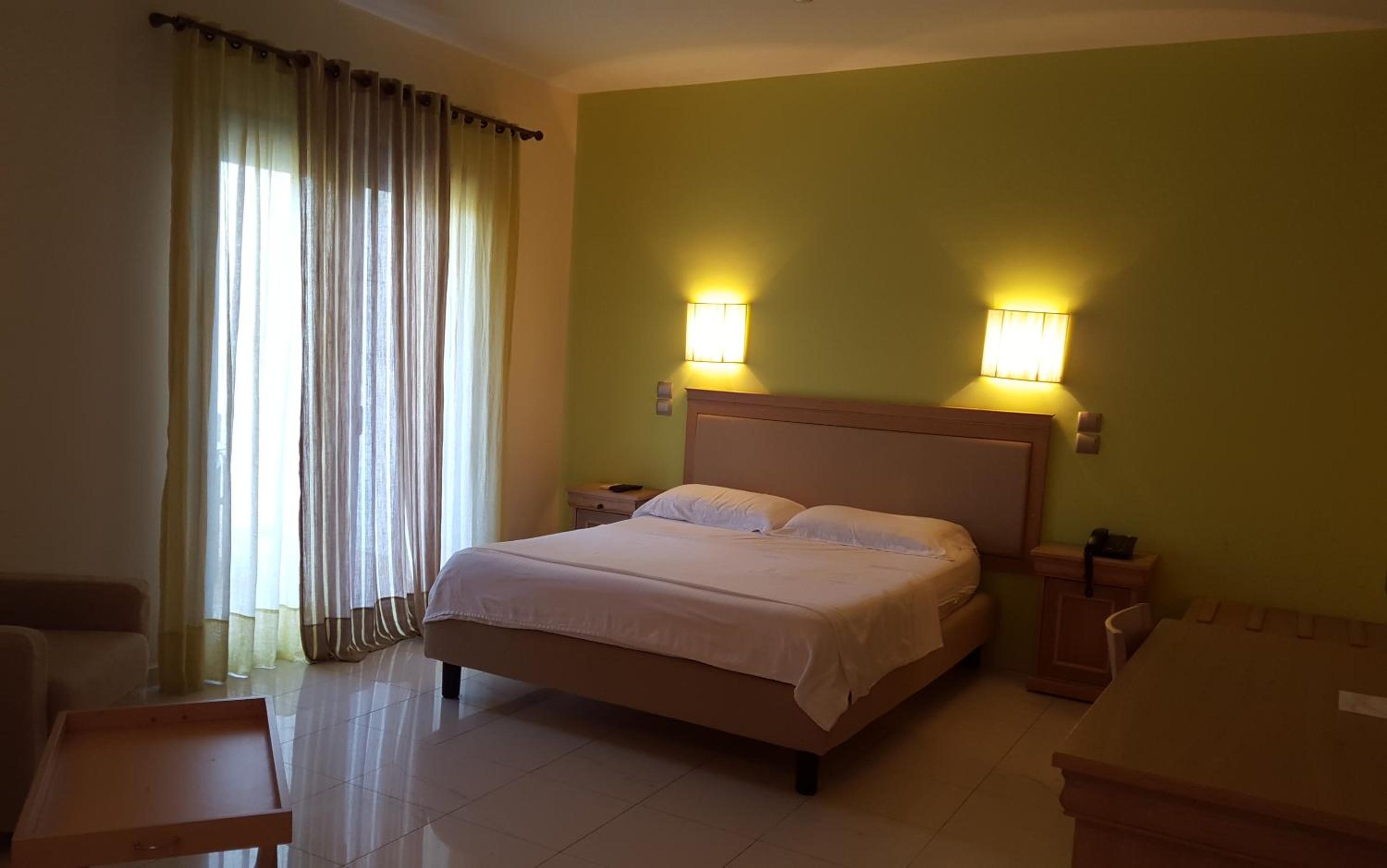 Standard Quadruple Room - Photo 4