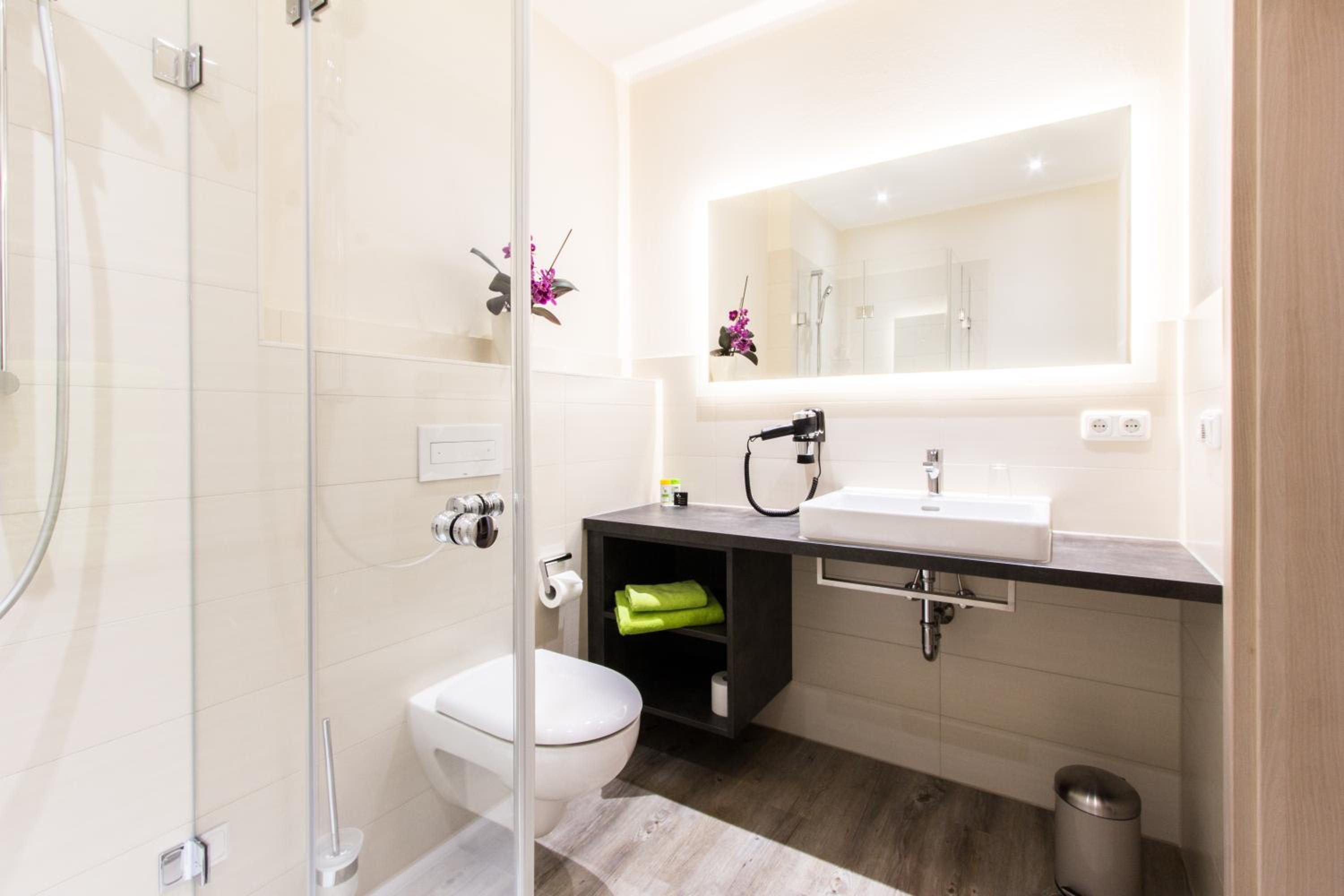 Double or Twin Room - Photo 3