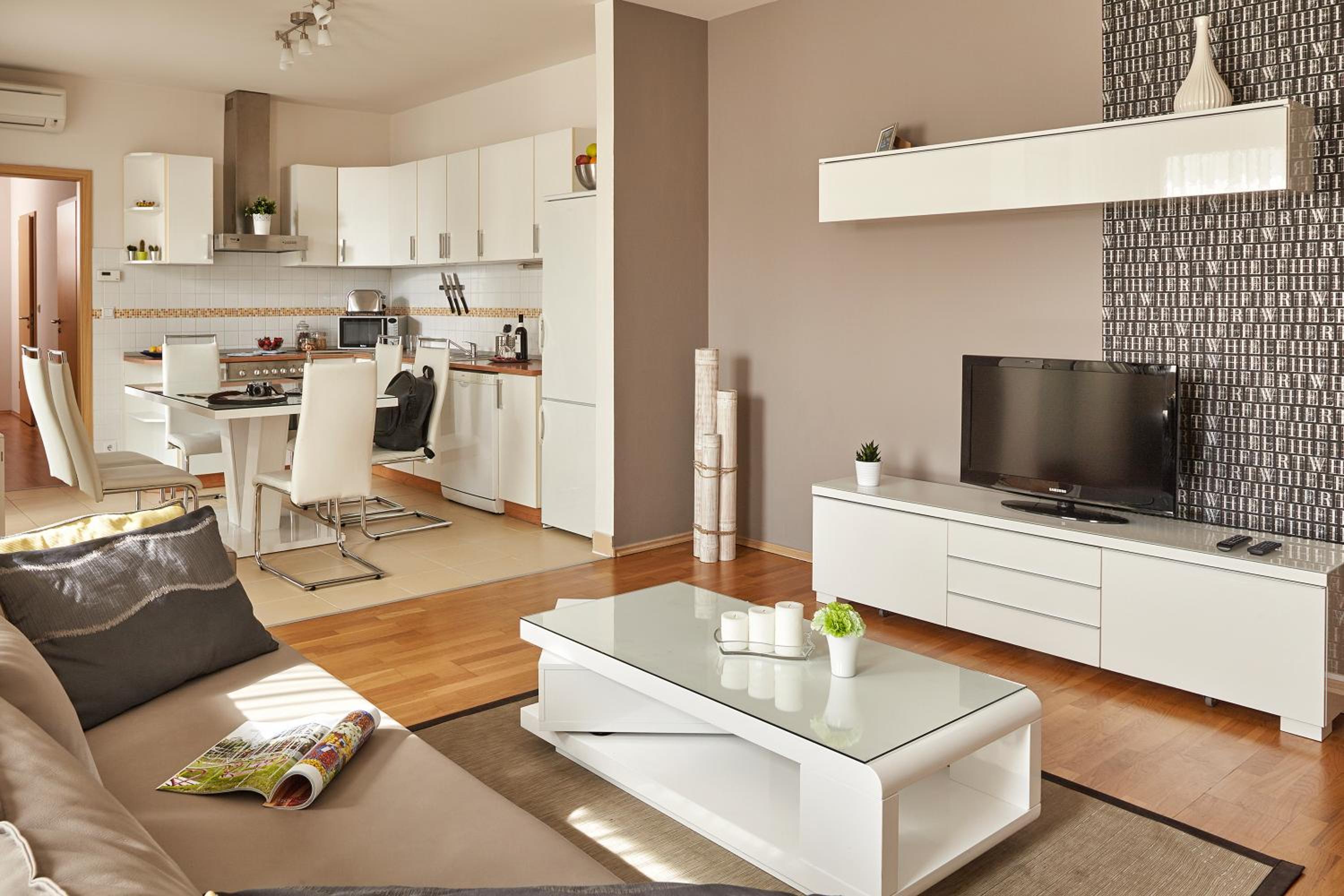 Two-Bedroom with 2 Bath - Photo 2
