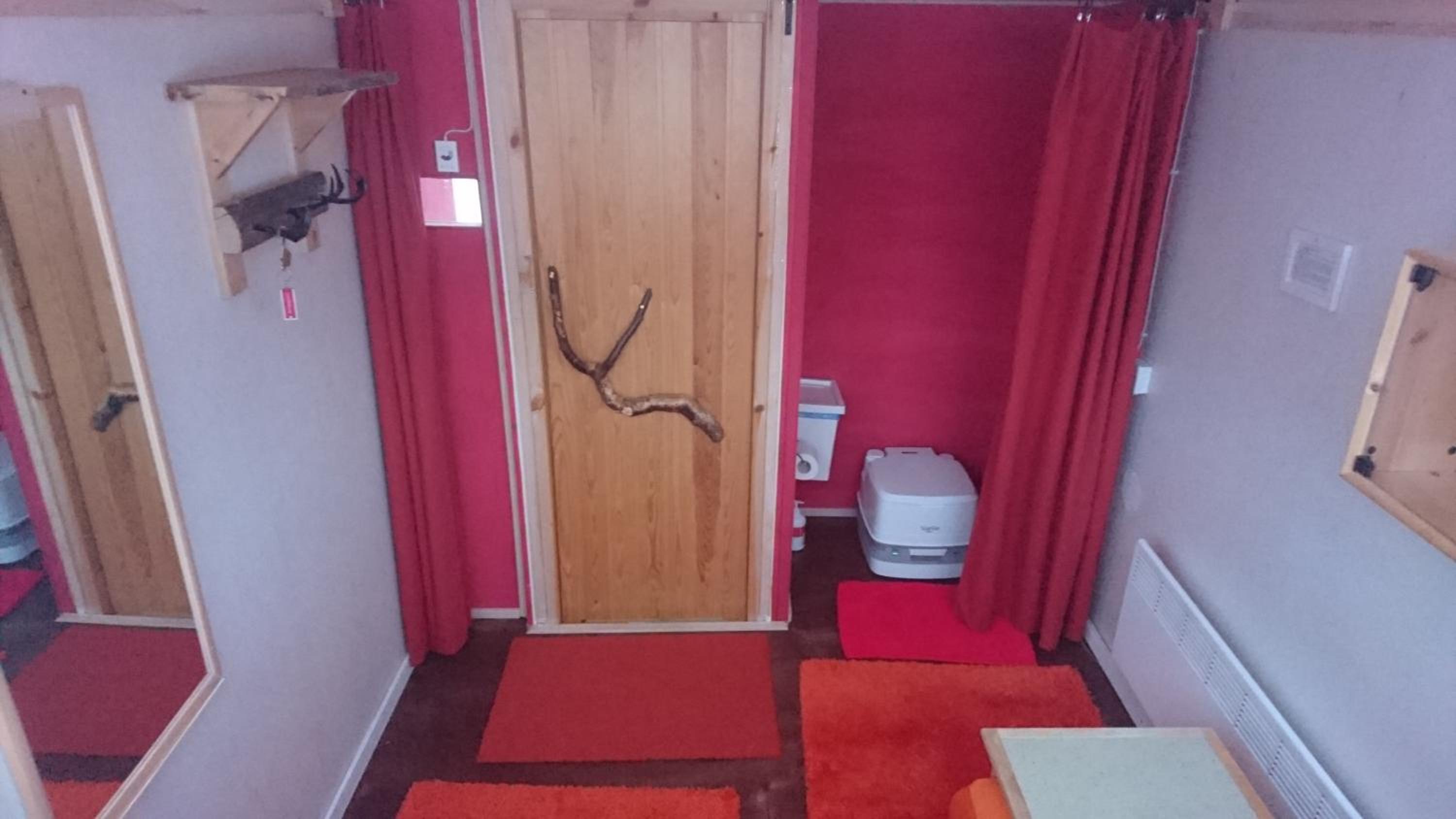 Mobile Home photo 3