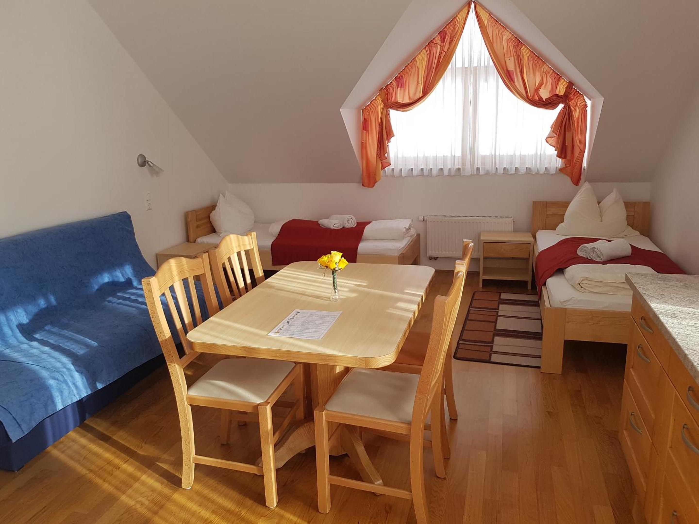 Quadruple Room with Balcony and Mountain View - Photo 19