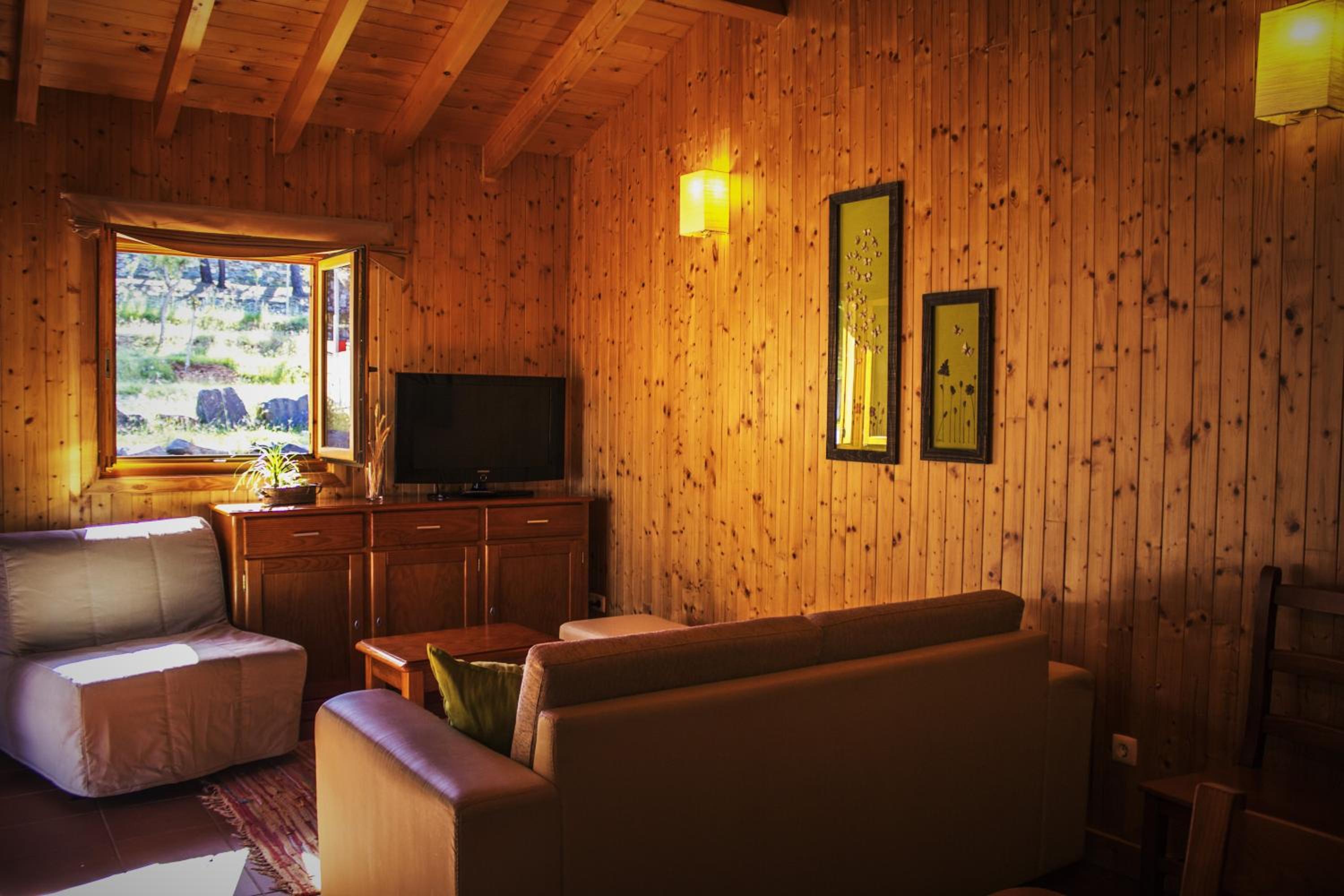 Superior Bungalow photo 1