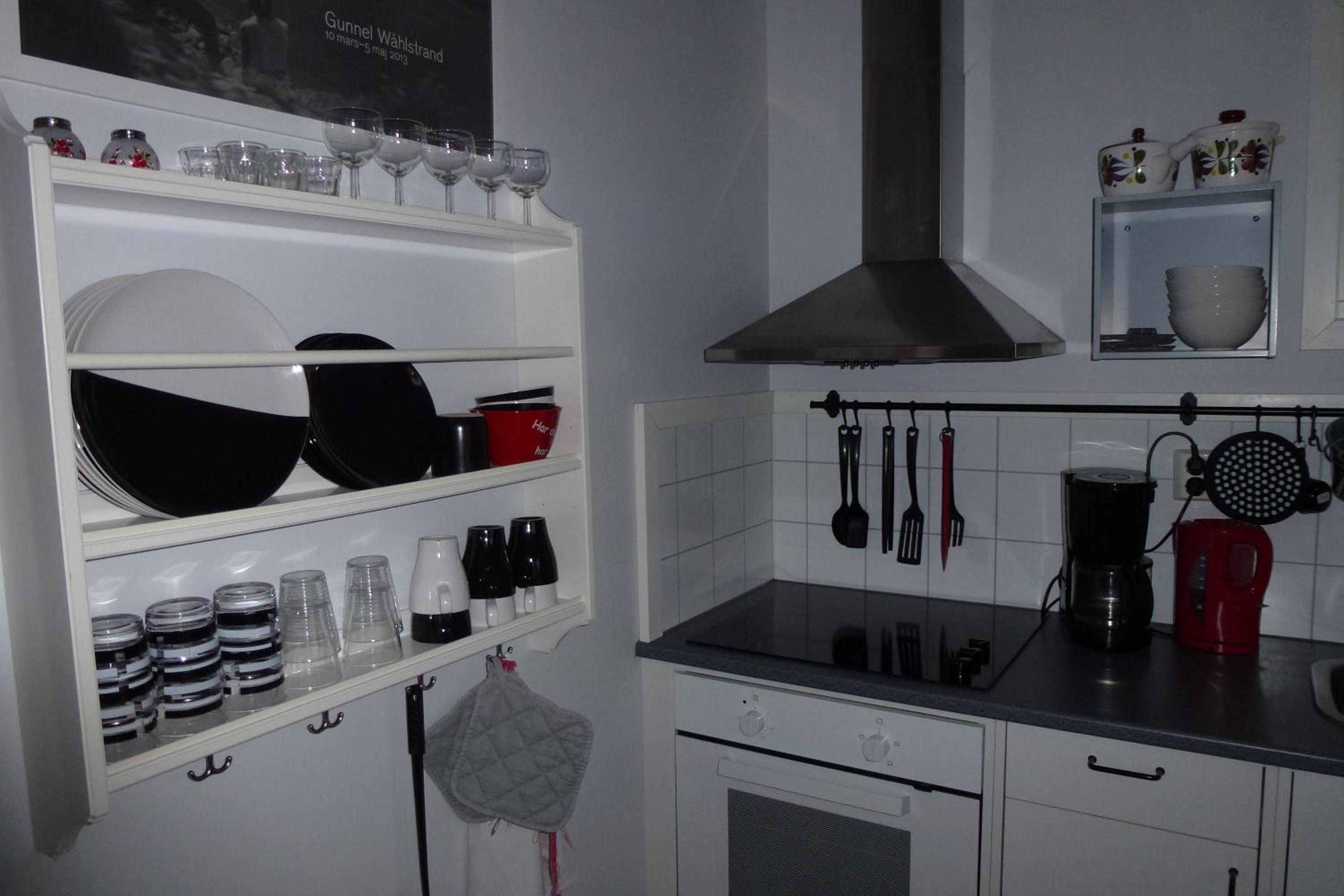 One-Bedroom House - Photo 19