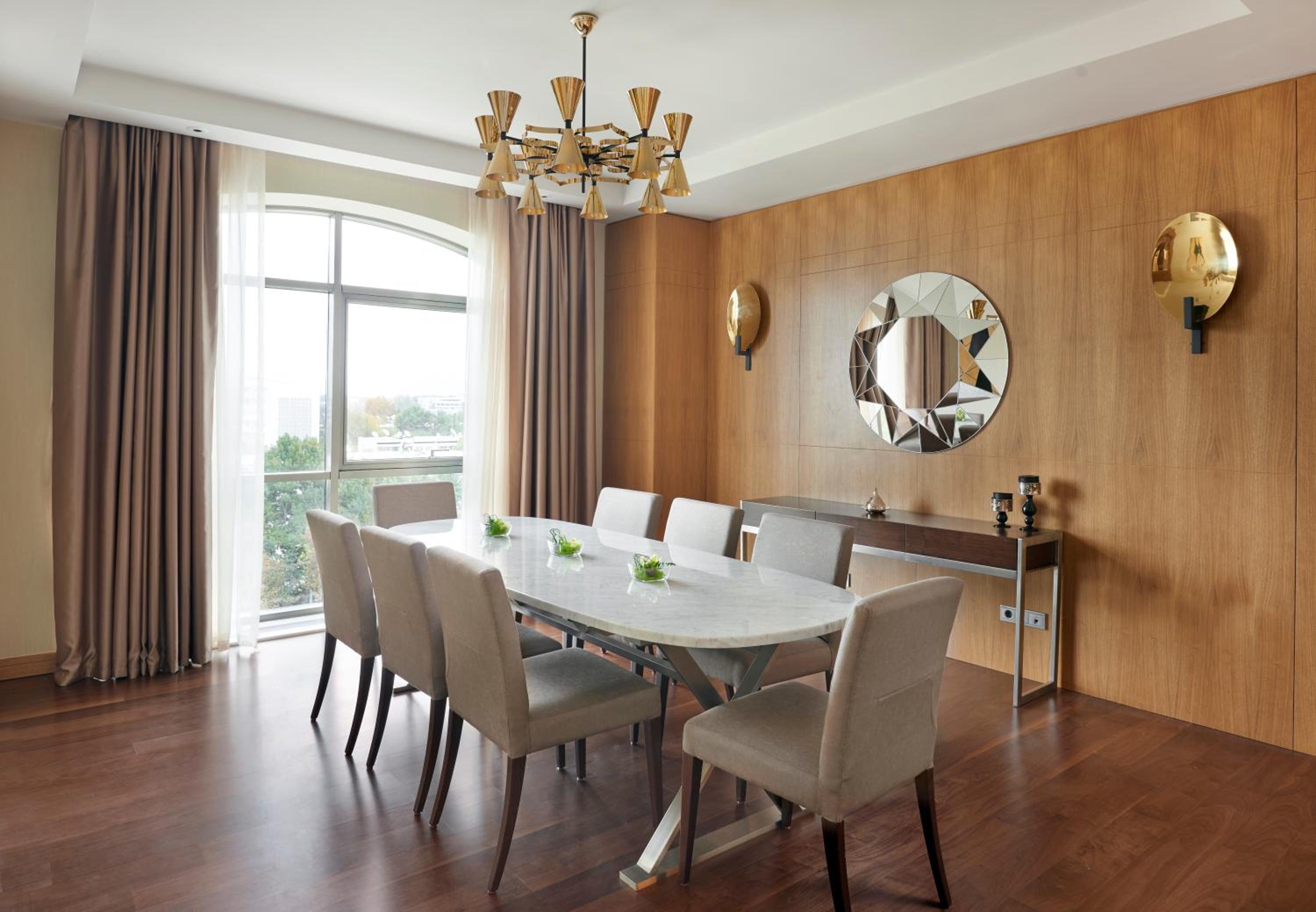 Diplomatic Suite