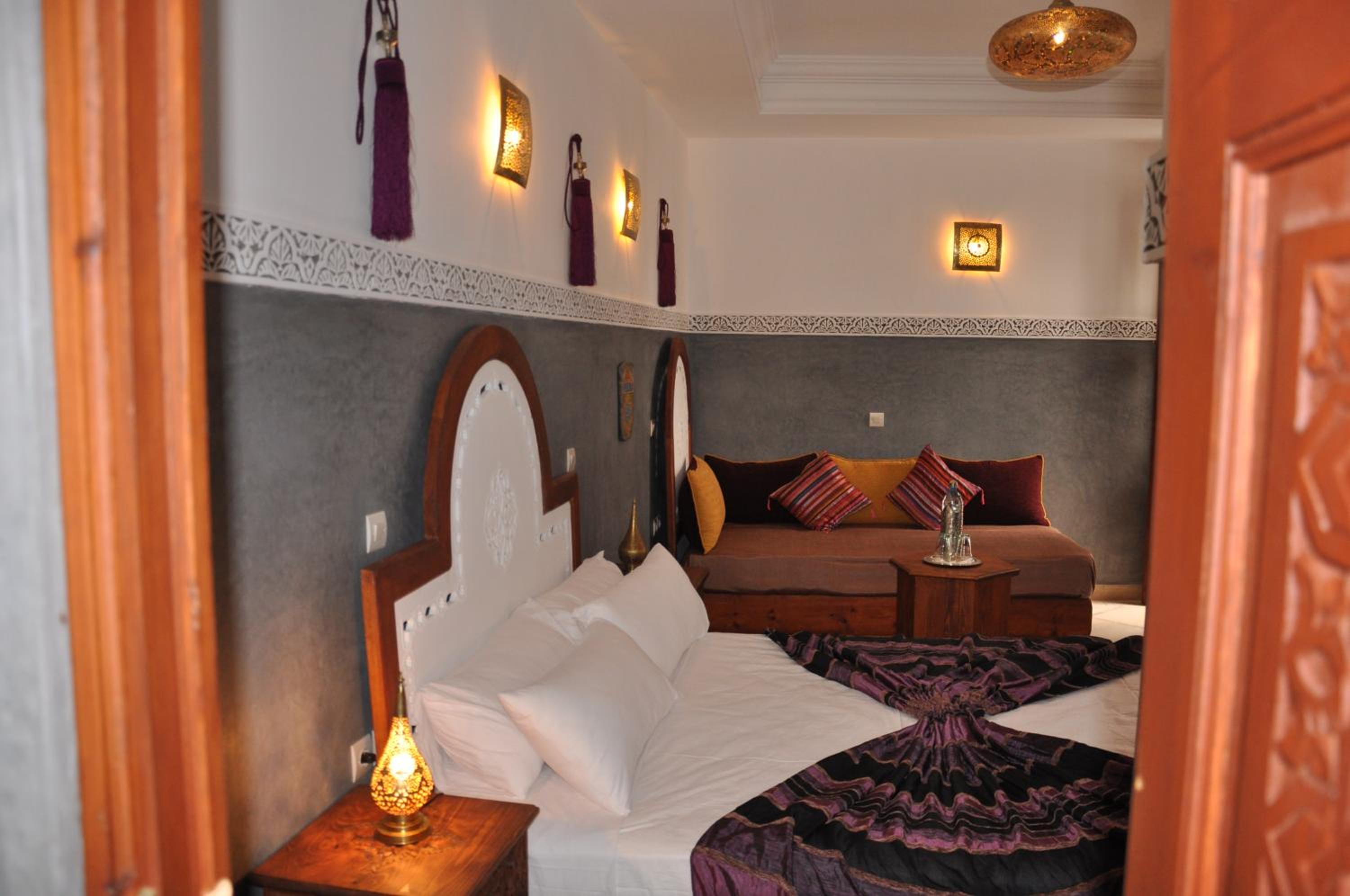 Suite - Photo 16