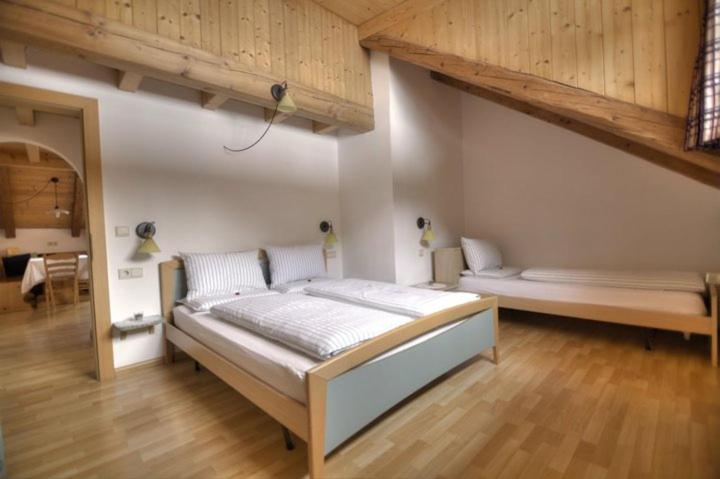 Apartment with Mountain View - Photo 5