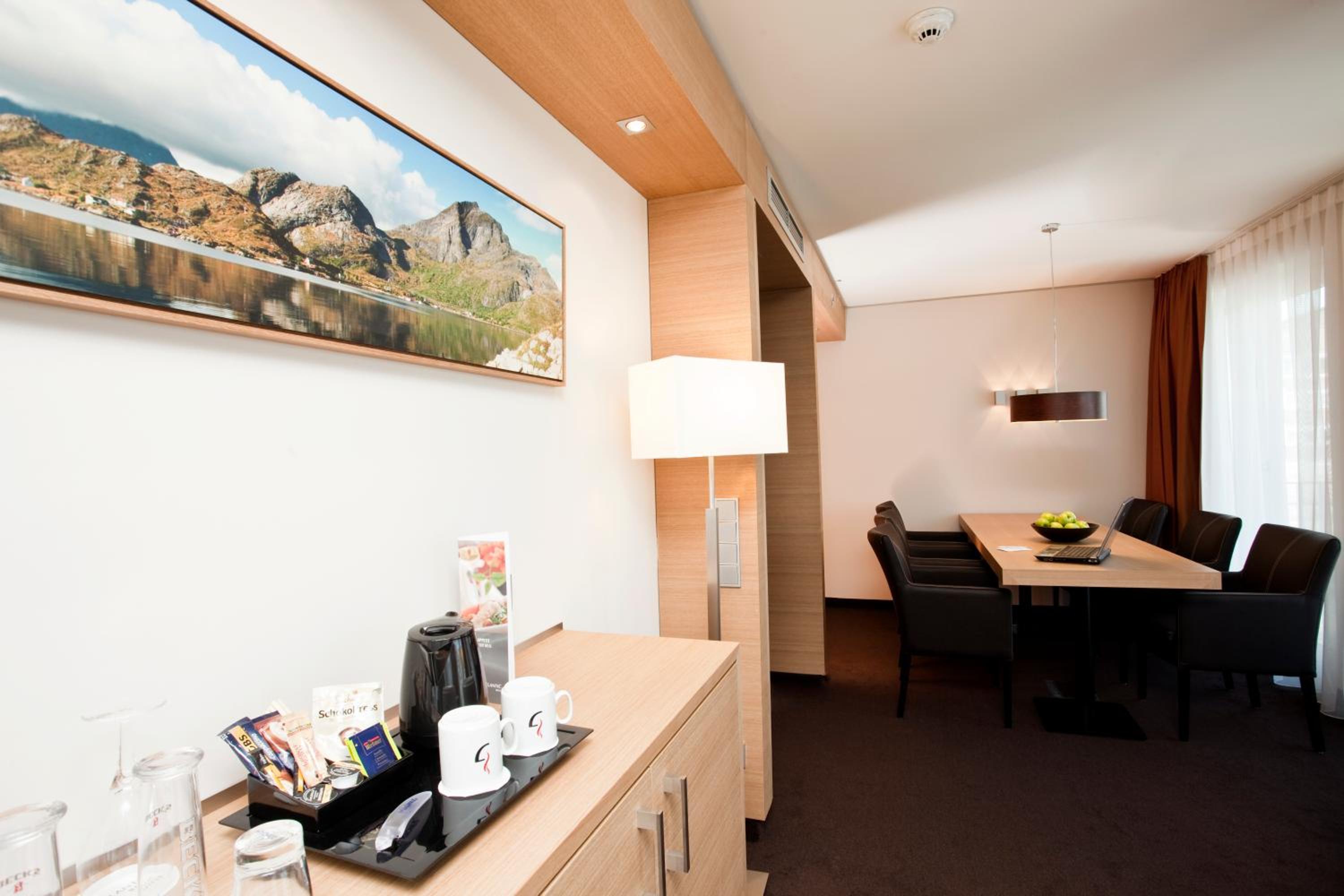 Suite - Photo 9