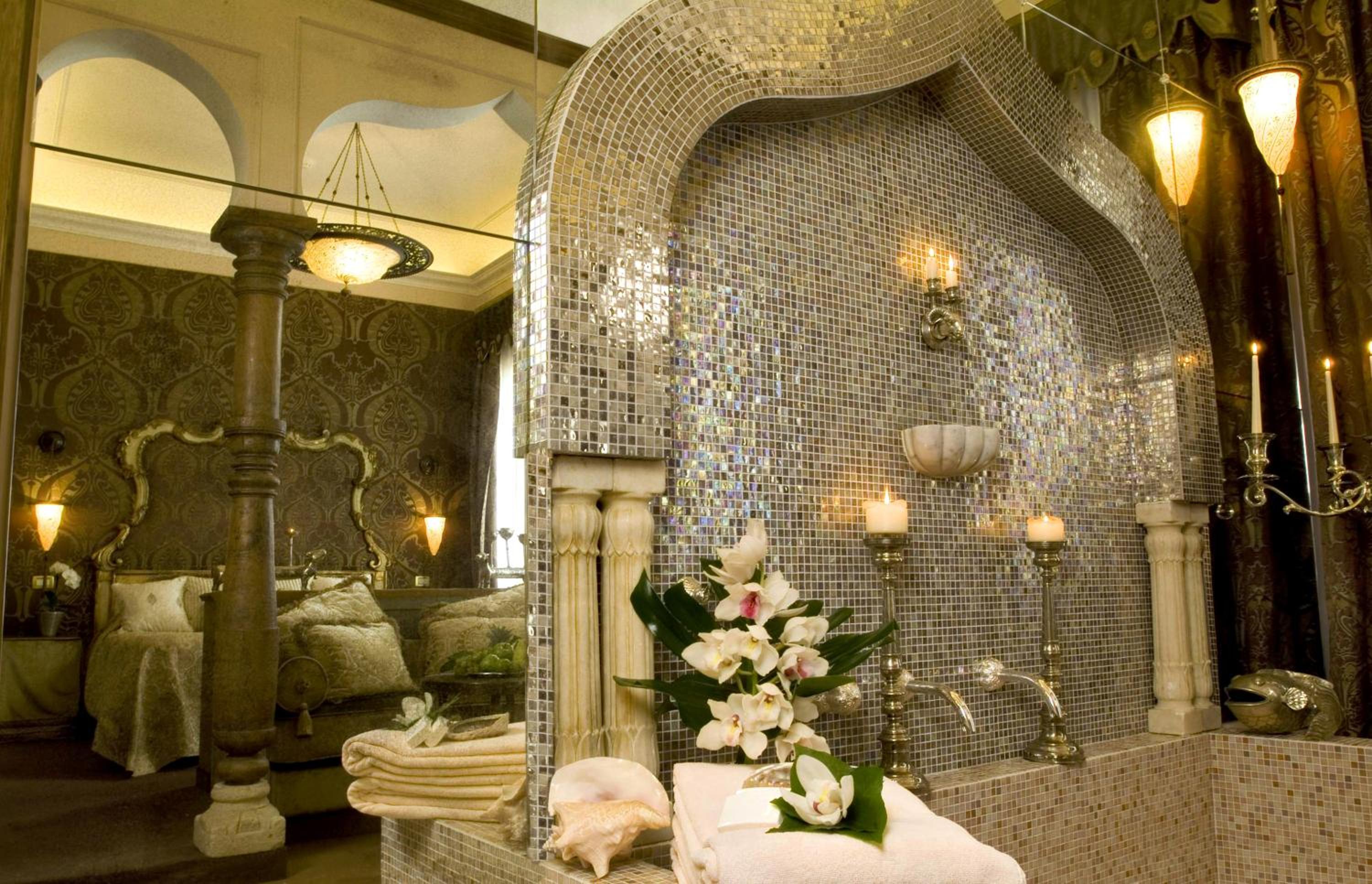 Exclusive Suite with Lagoon View thumbnail 5