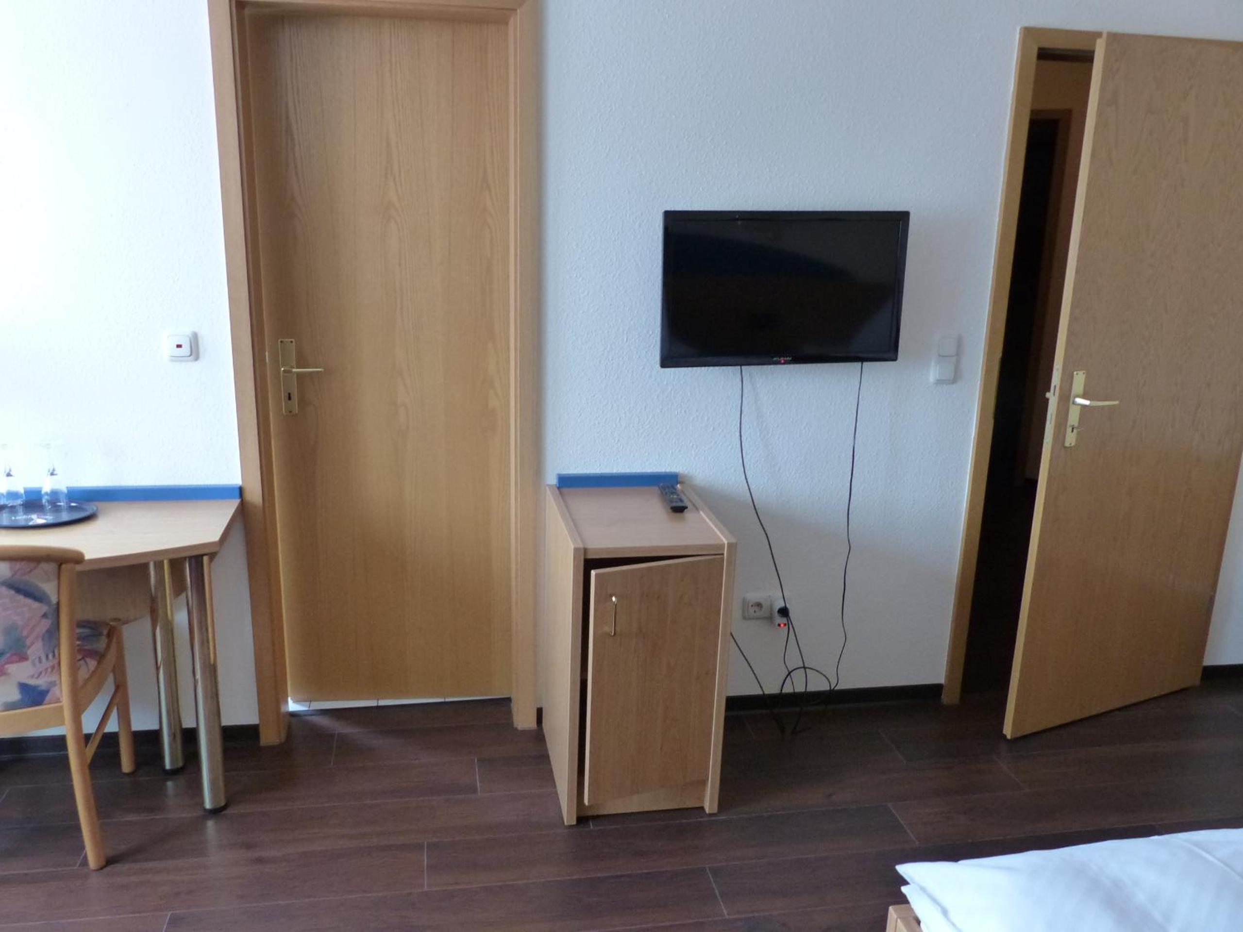 Double Room - Photo 8