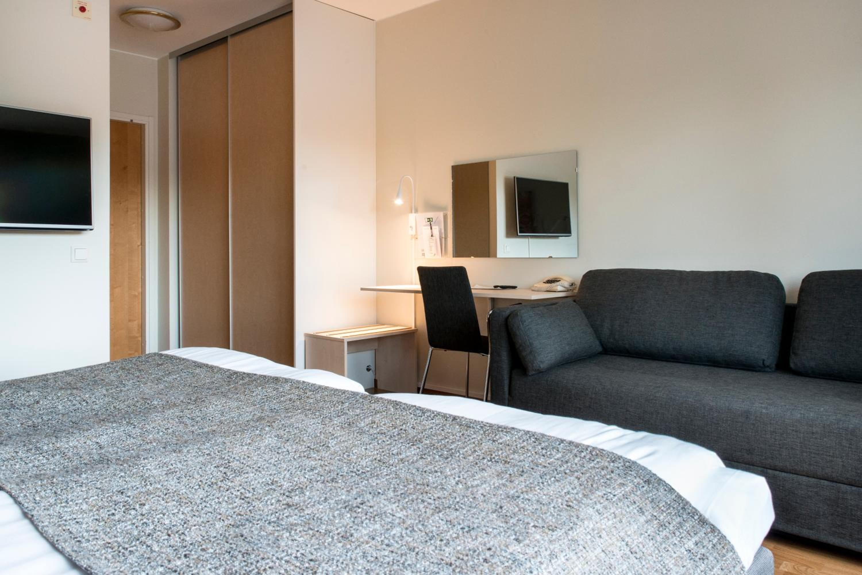 Economy Triple Room