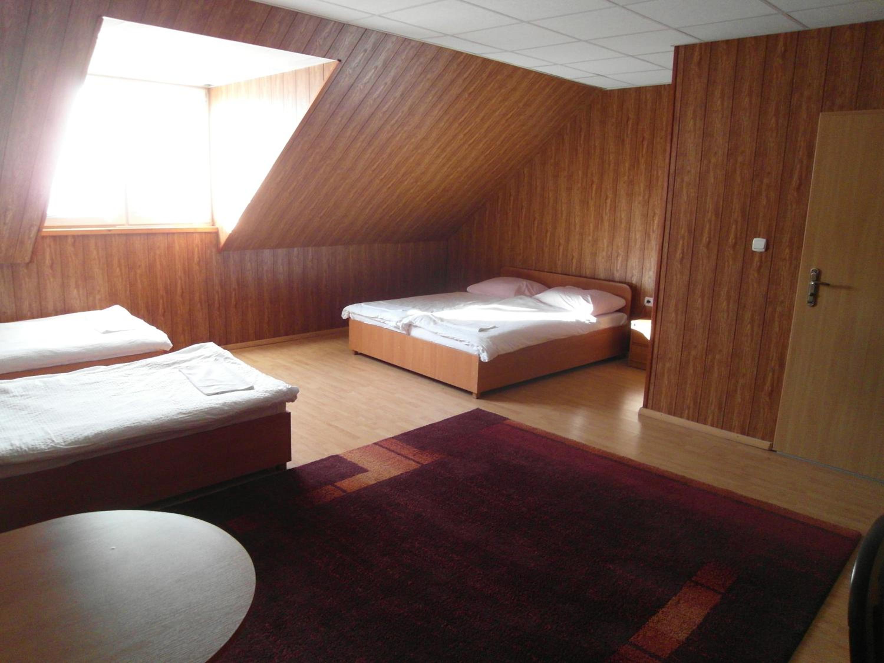 Deluxe Quadruple Room - Photo 3