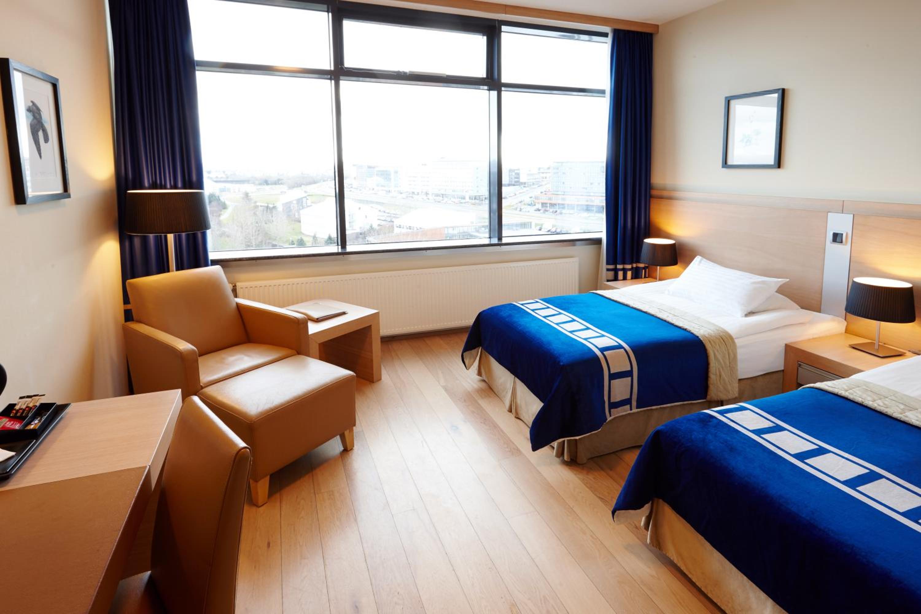 Relax in comfort with stunning city views!
