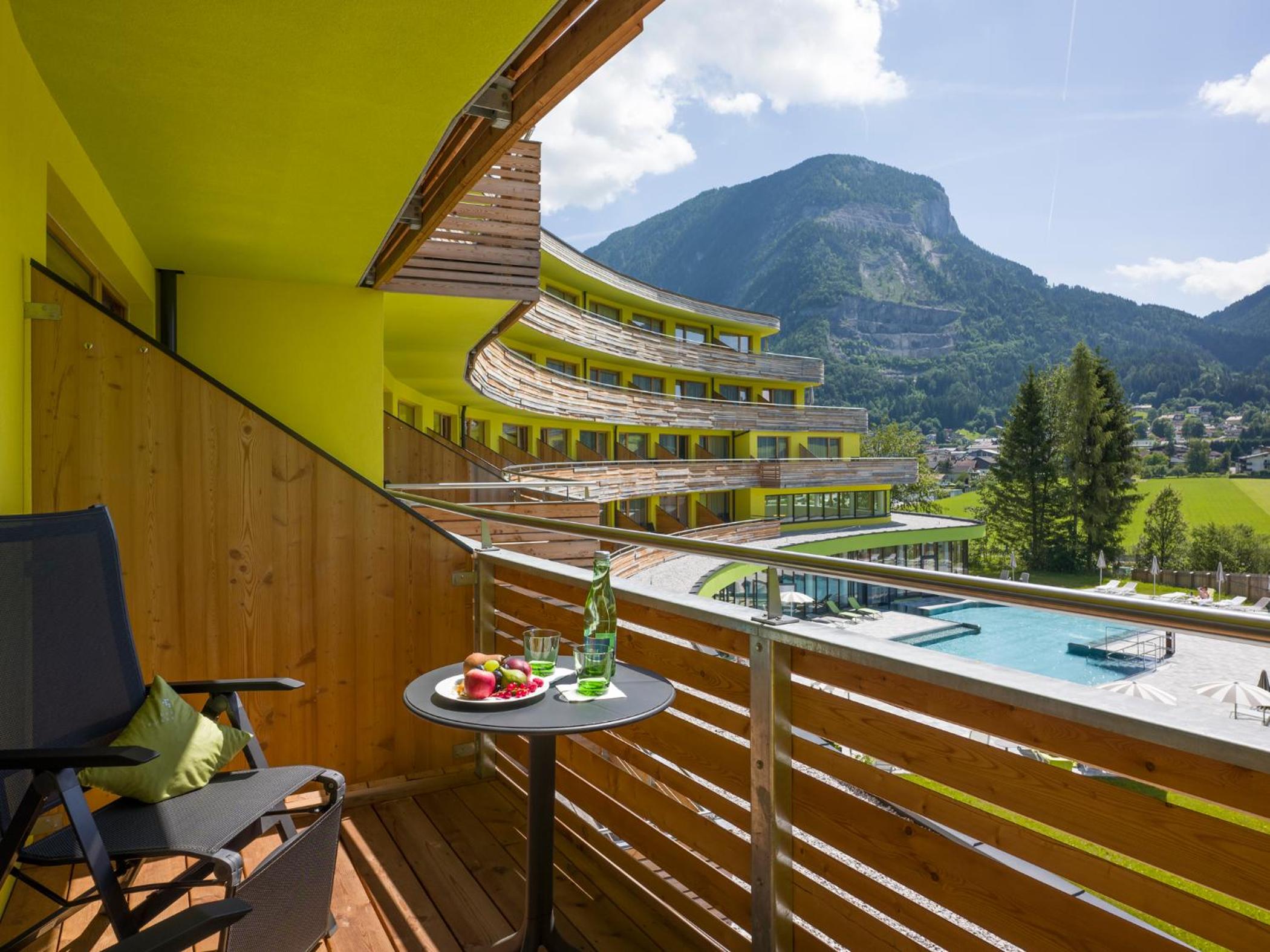 Deluxe Double Room with Balcony photo 2