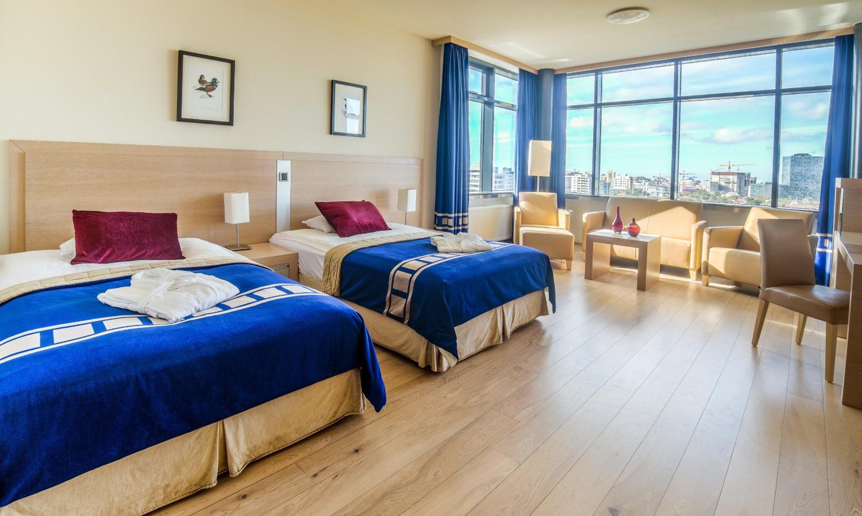 Relax in style with stunning city views!