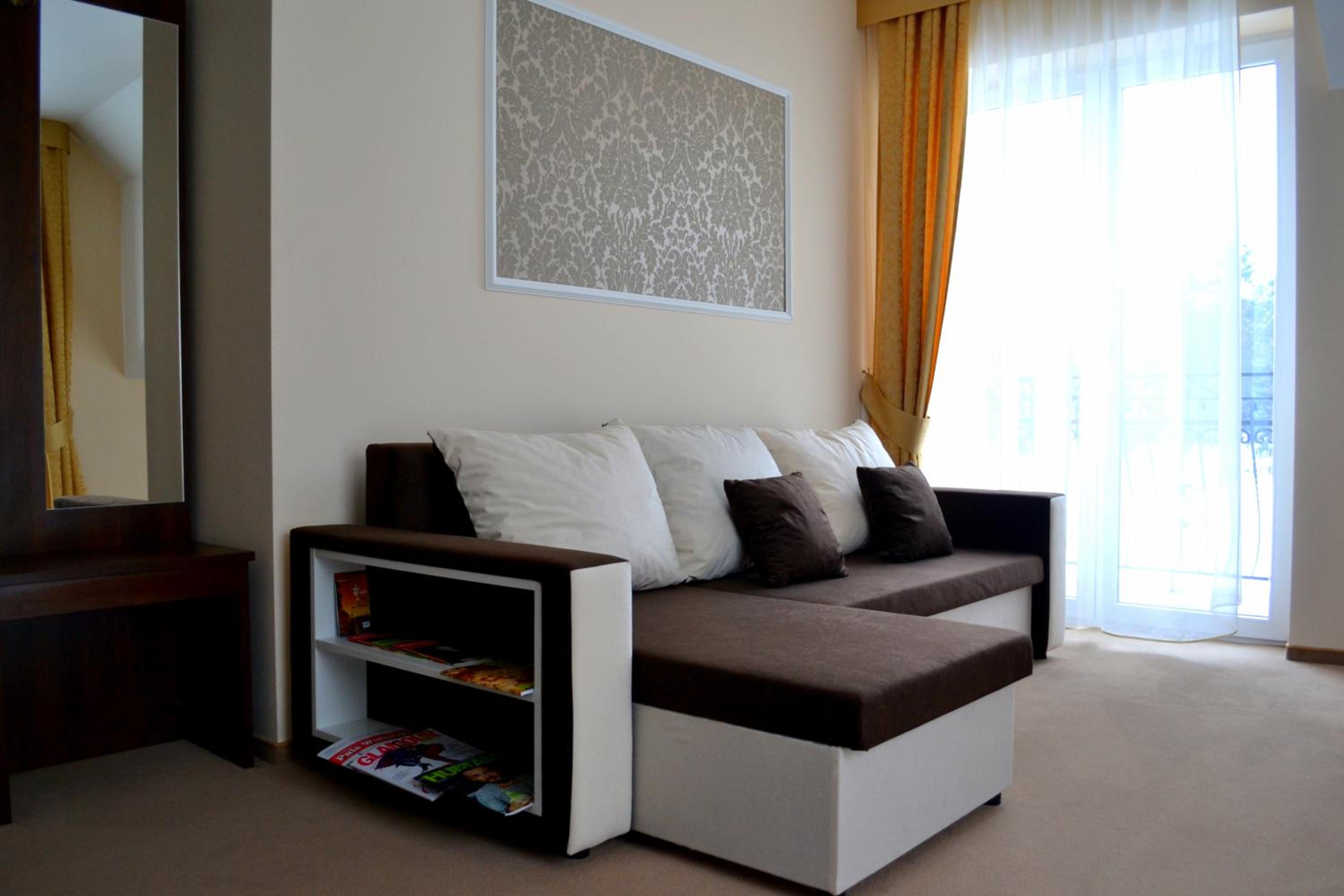 One-Bedroom Apartment with Balcony photo 3