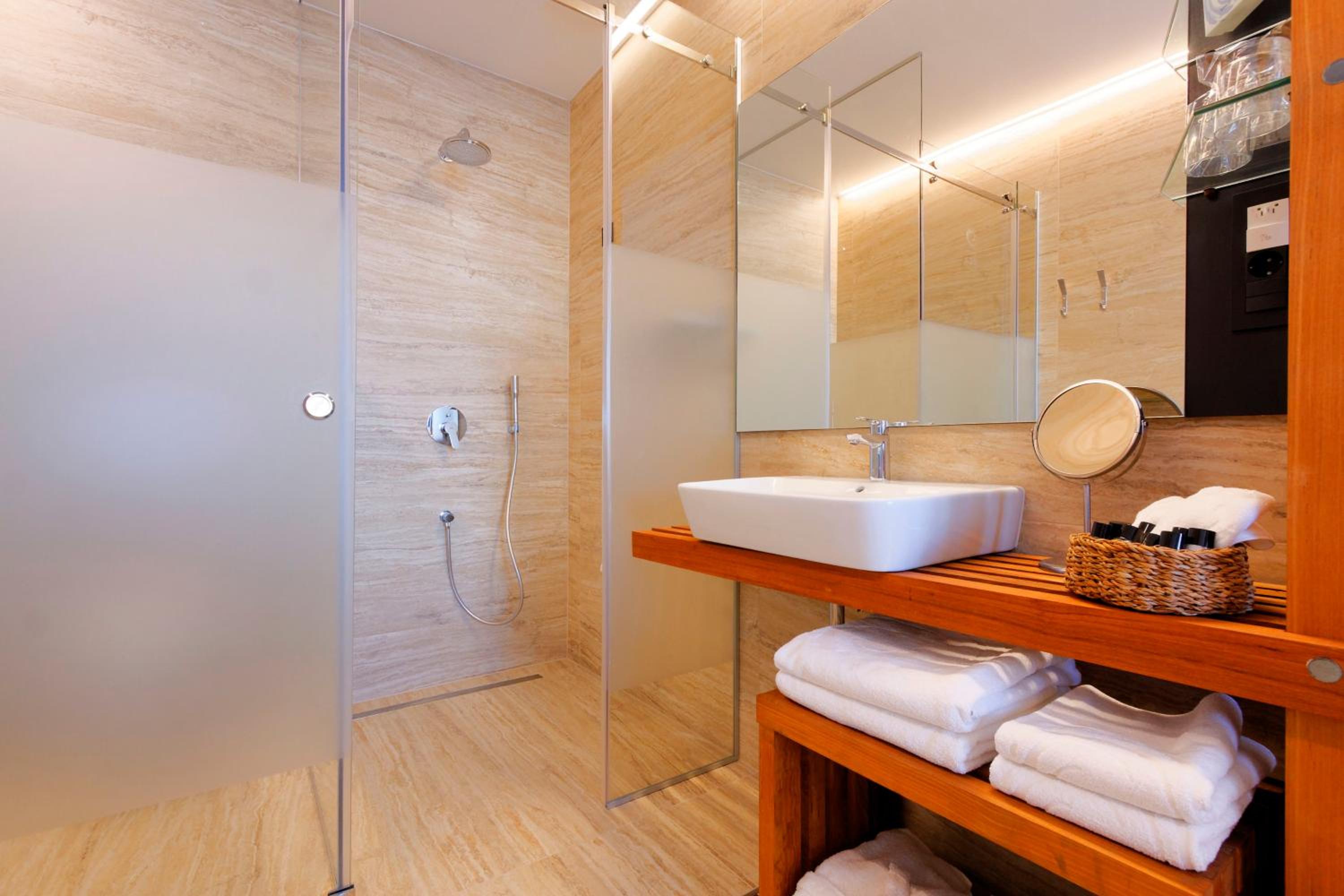 Special Offer - Superior Double Or Twin Room With Balcony And Sea View - Wellness Package For Two