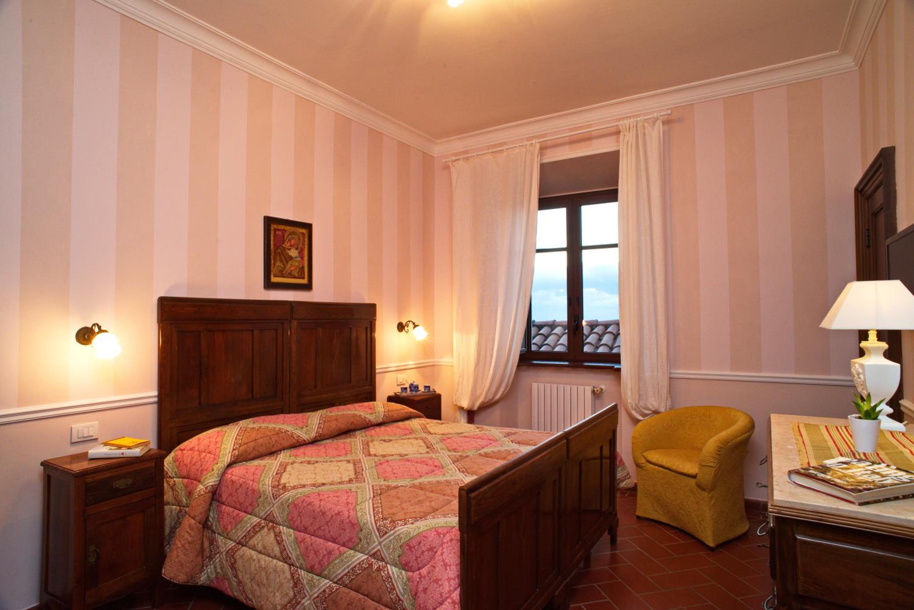 Double Room - Photo 3