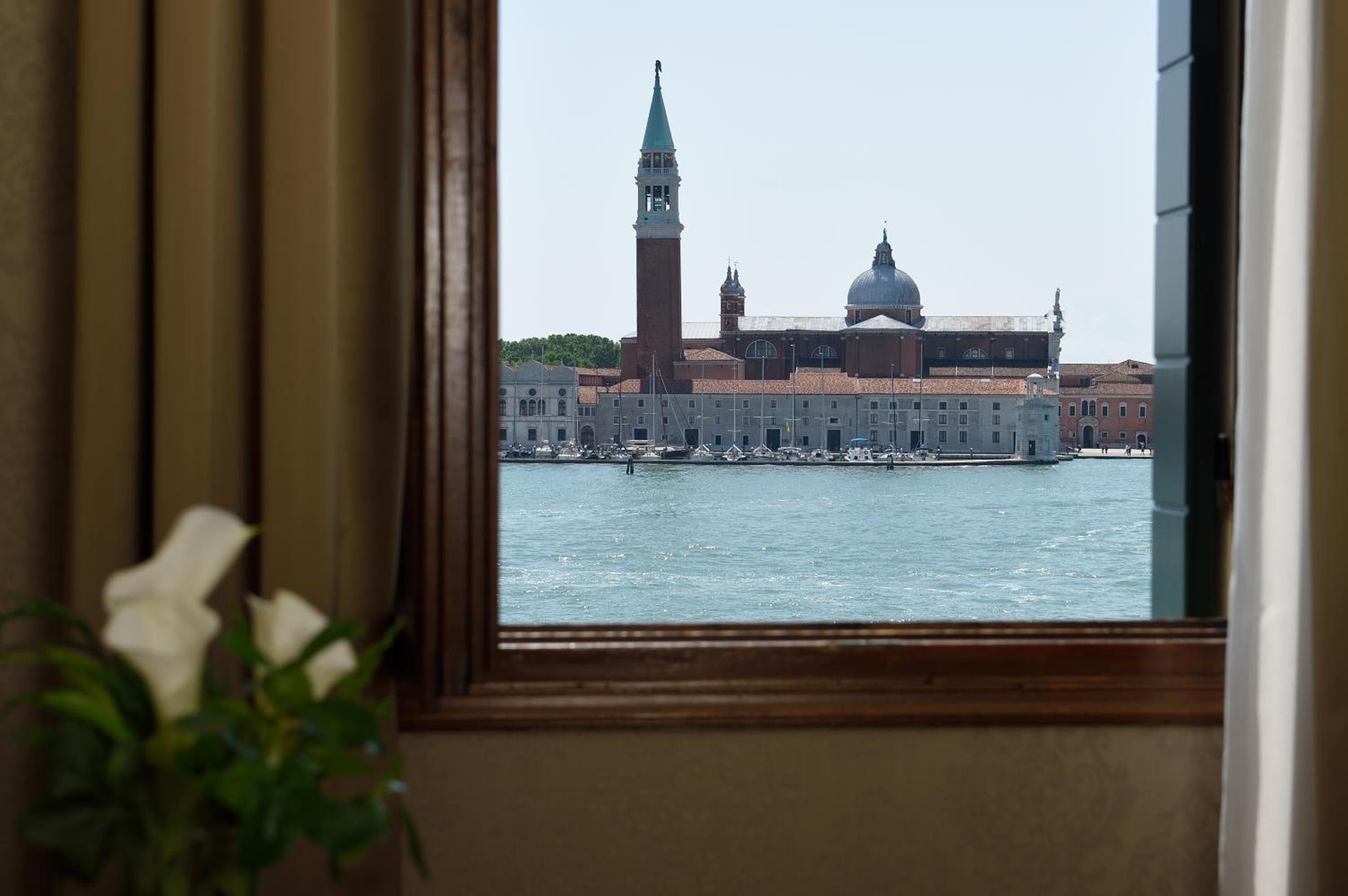 Deluxe Room with Lagoon View