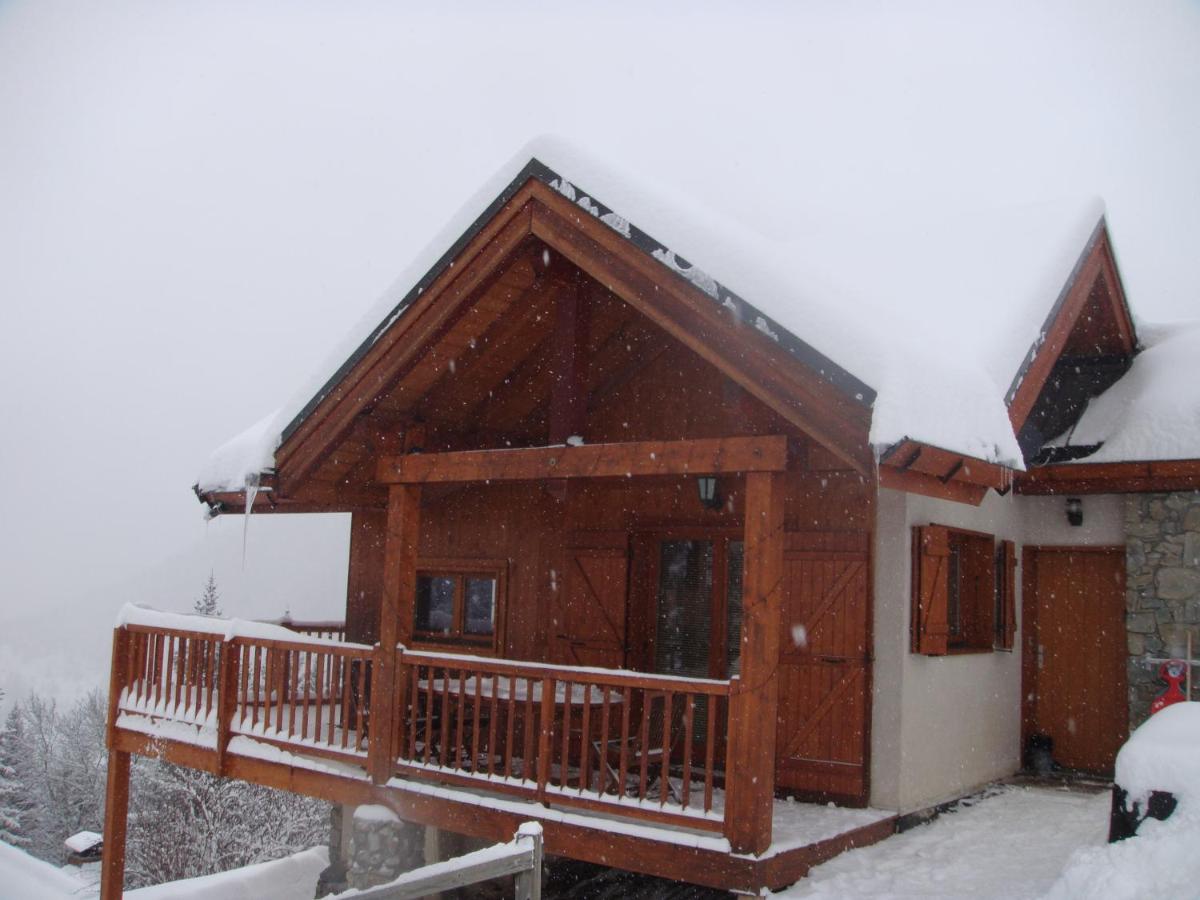 Four-Bedroom Chalet (8 Adults) photo 2