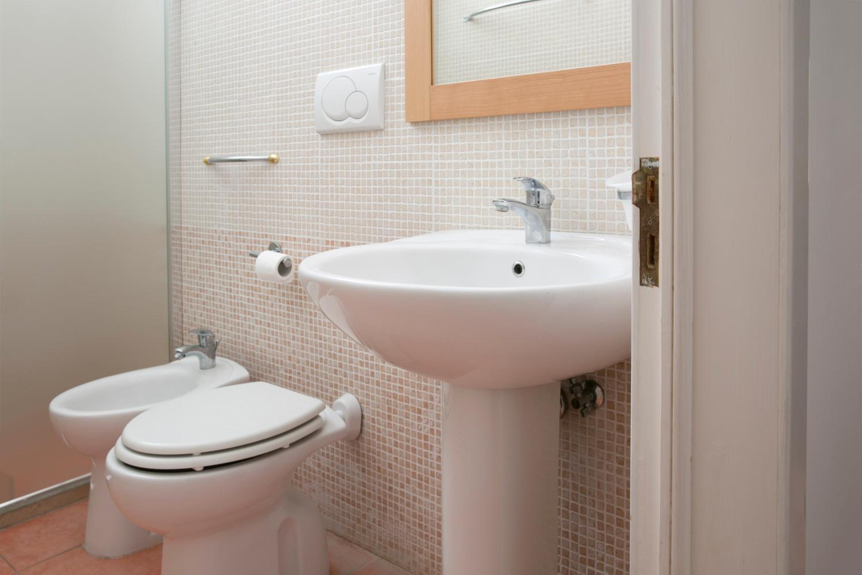 Deluxe Suite - Photo 5