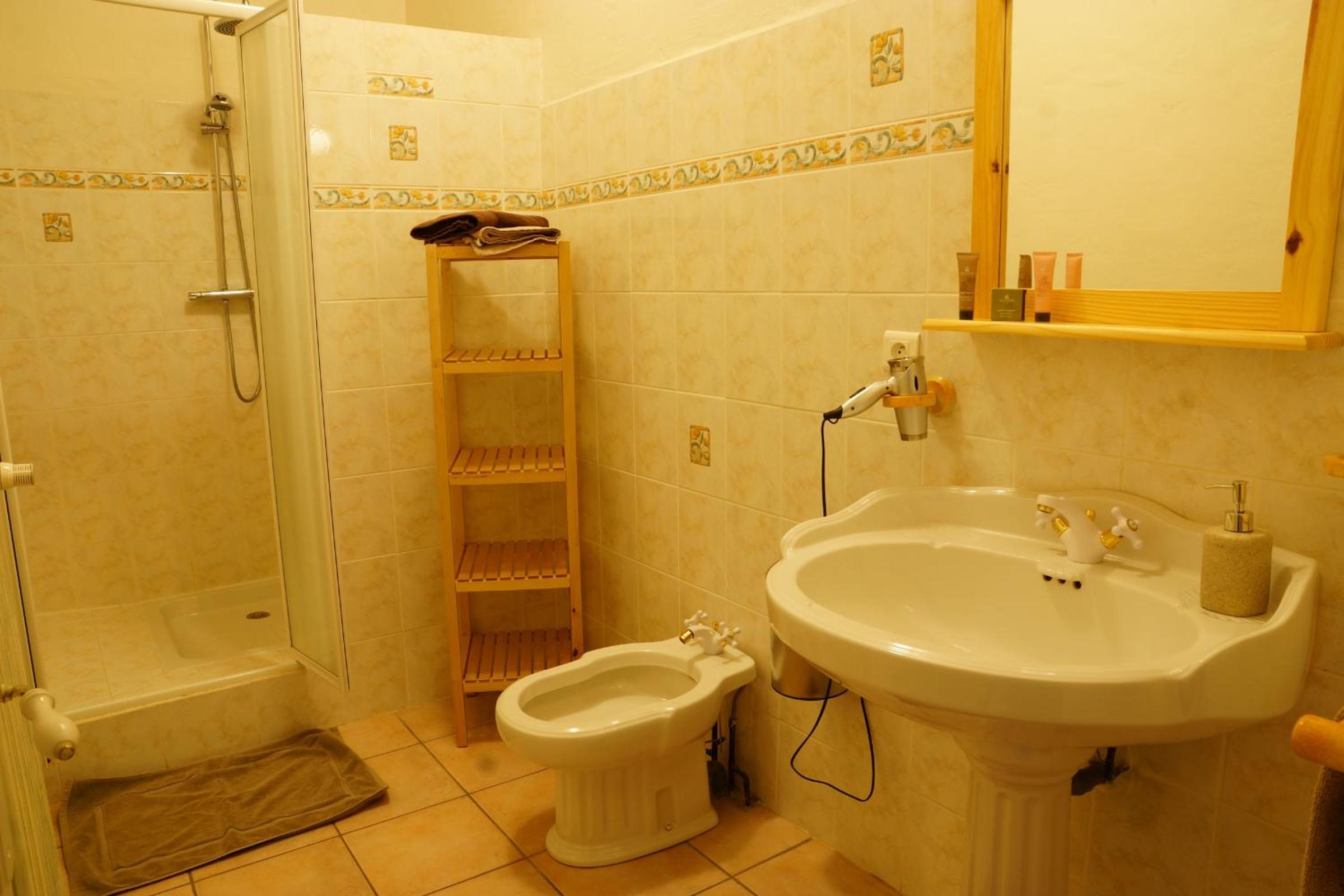 Superior Triple Room - Photo 13
